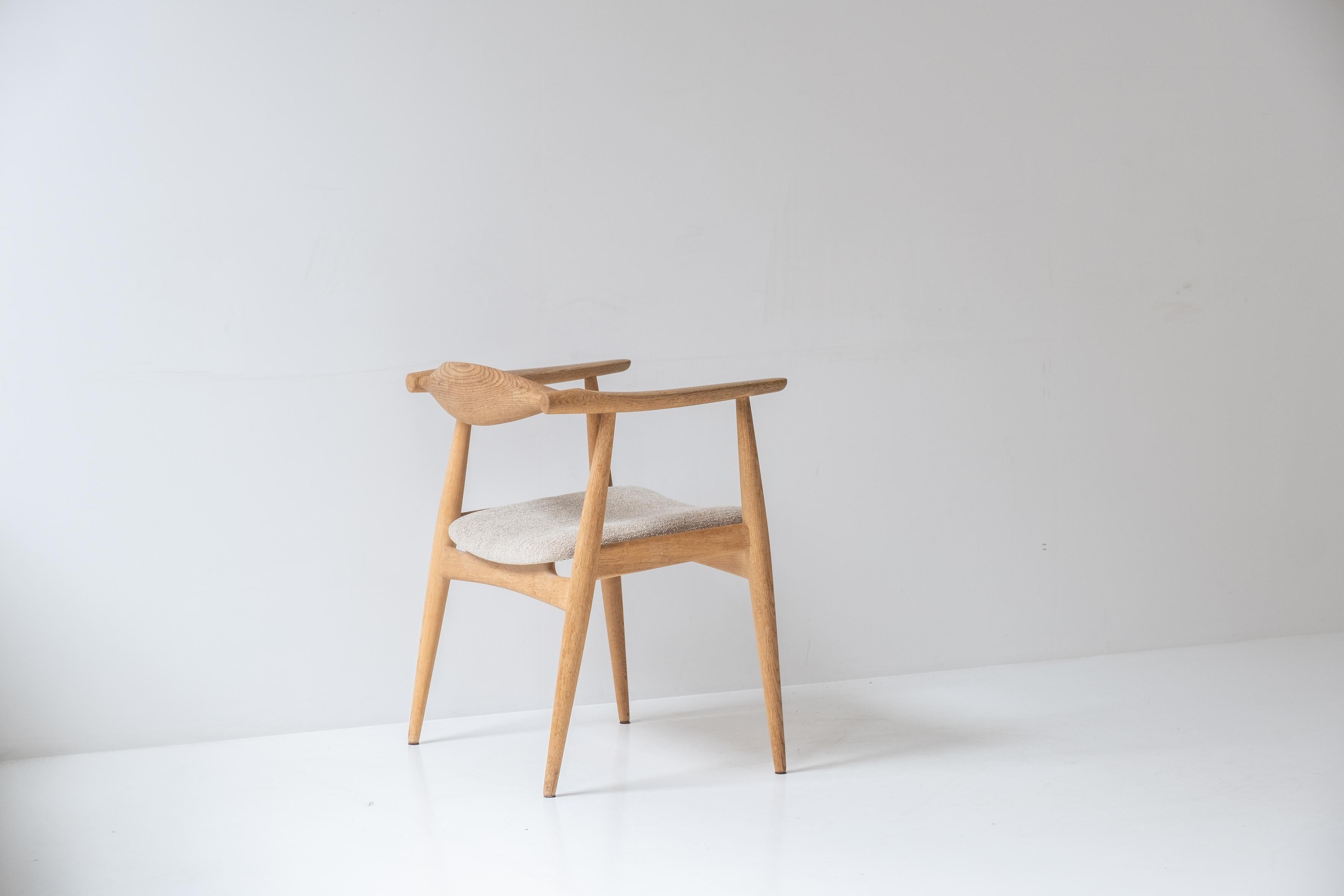 Early CH35 chair designed by Hans Wegner for Carl Hansen and Son, Denmark 1950’s In Good Condition In Antwerp, BE