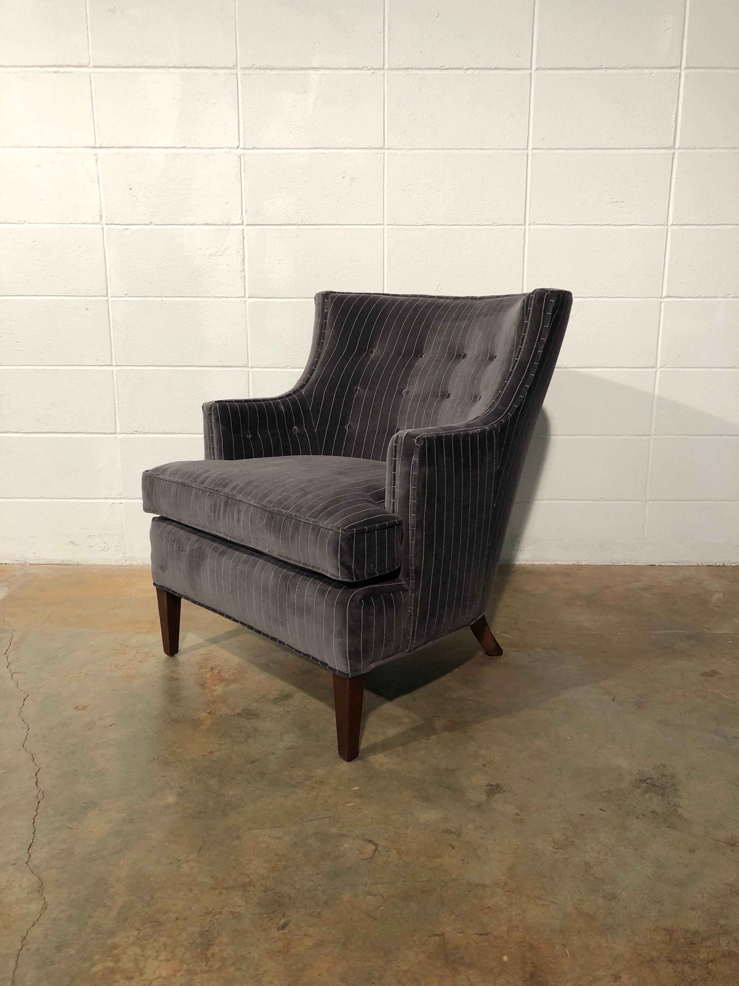 Early chair by Edward Wormley for Dunbar - fully restored
Early Dunbar slipper chair with original Dunbar construction including lasagna straps. The chair has been fully restored including new foam and wrap, new fabric, memory foam seat cushion,