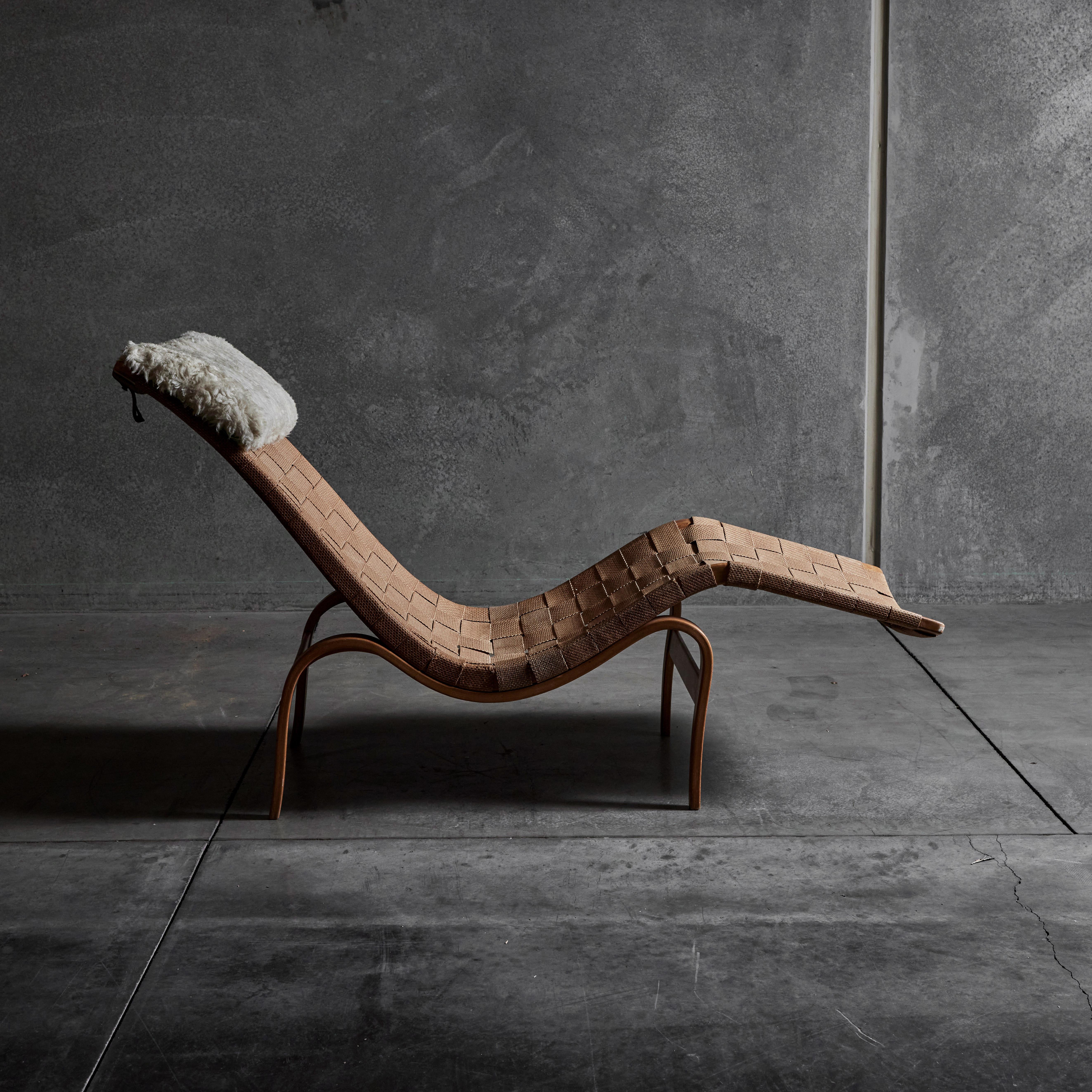 Swedish Early Chaise Longue by Bruno Mathsson