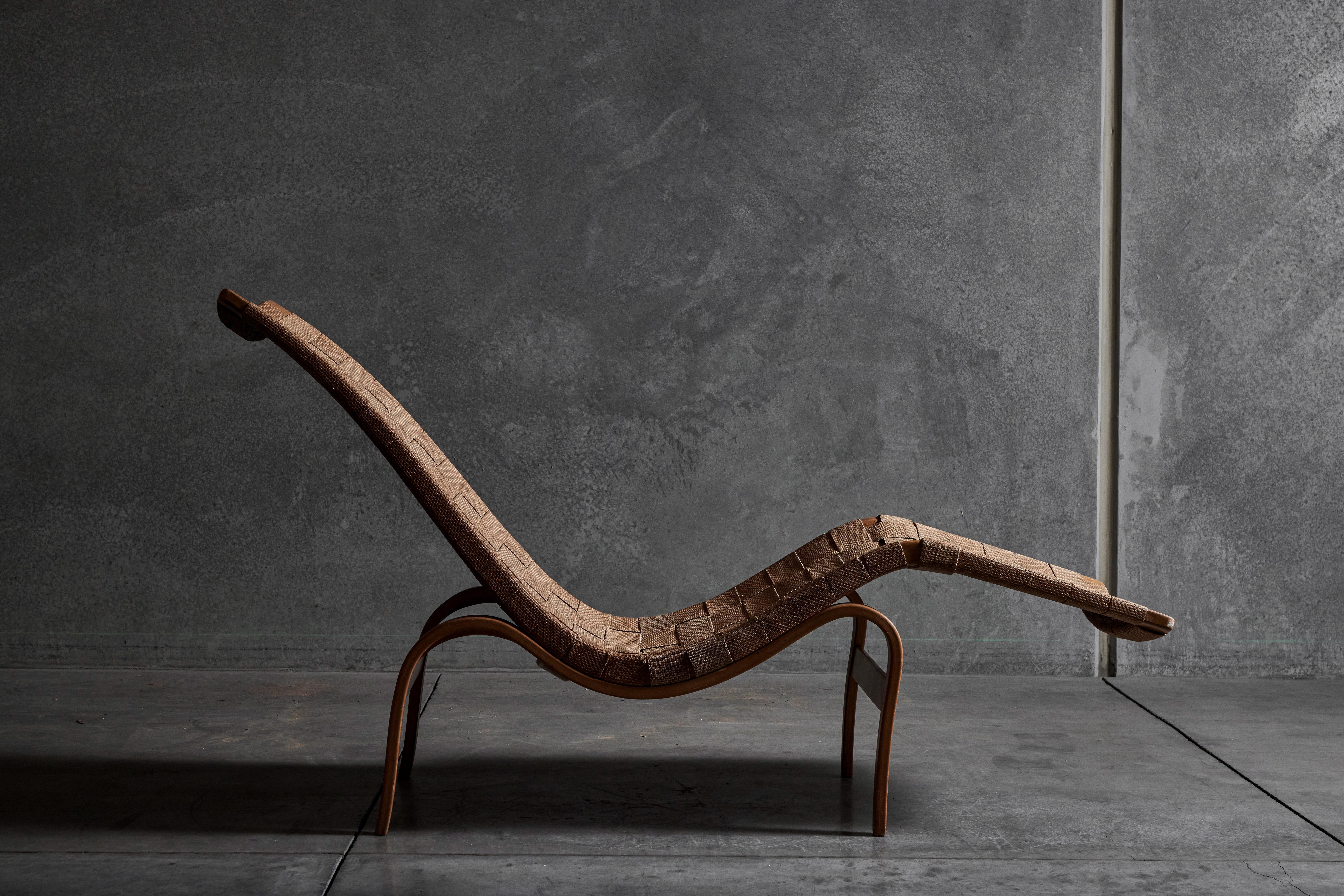Early Chaise Longue by Bruno Mathsson 1