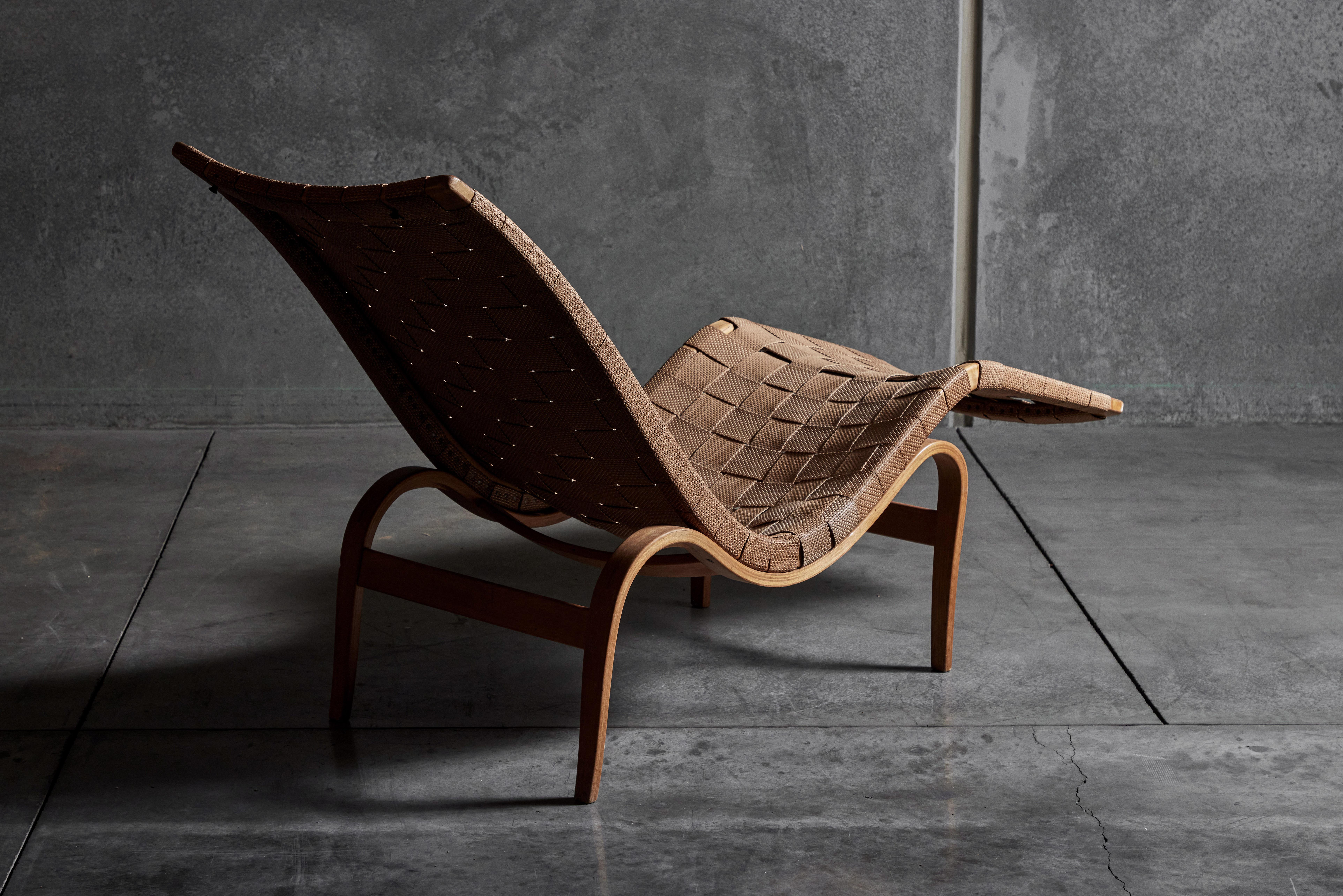 Early Chaise Longue by Bruno Mathsson 2