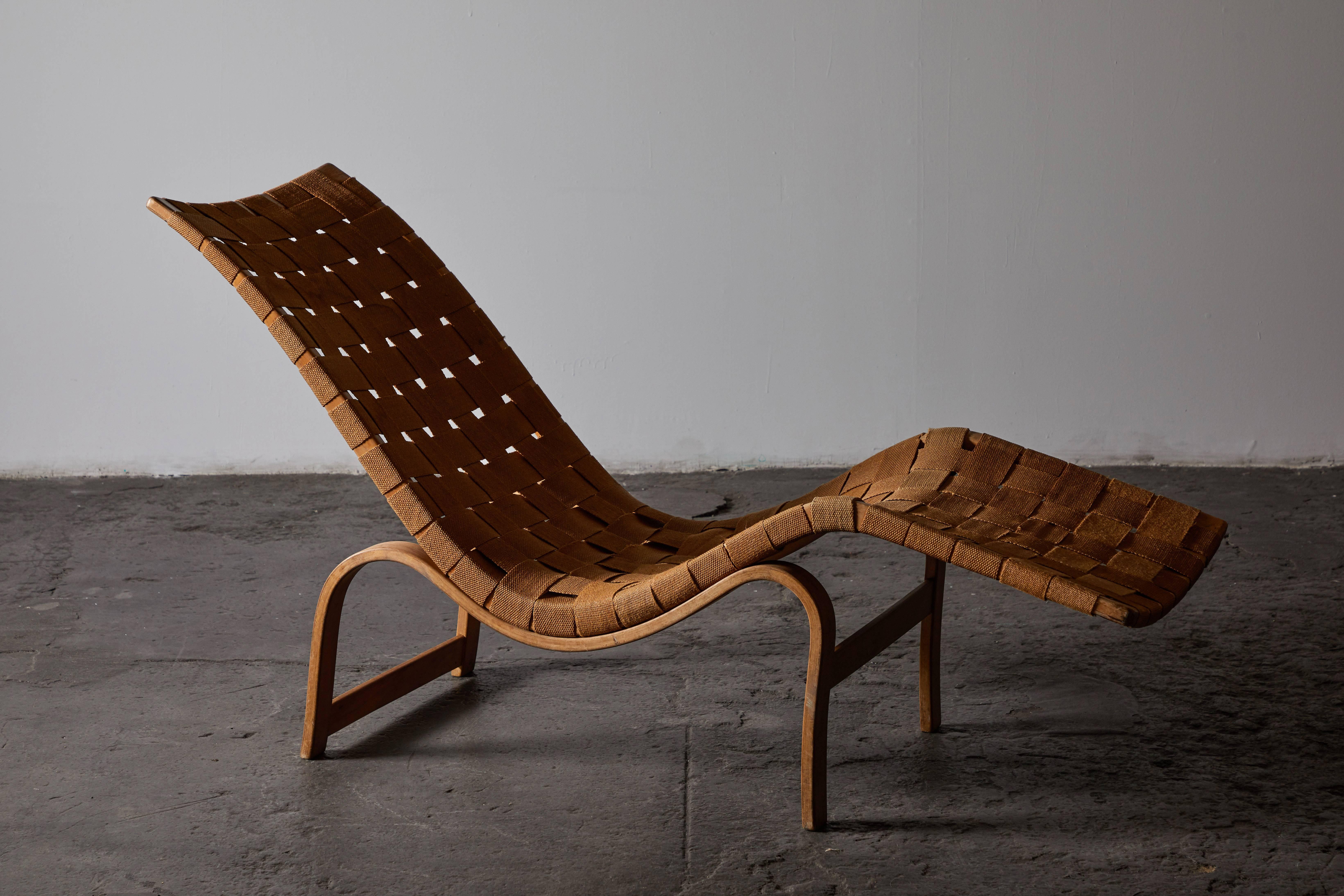 Swedish Early Chaise Lounge by Bruno Mathsson