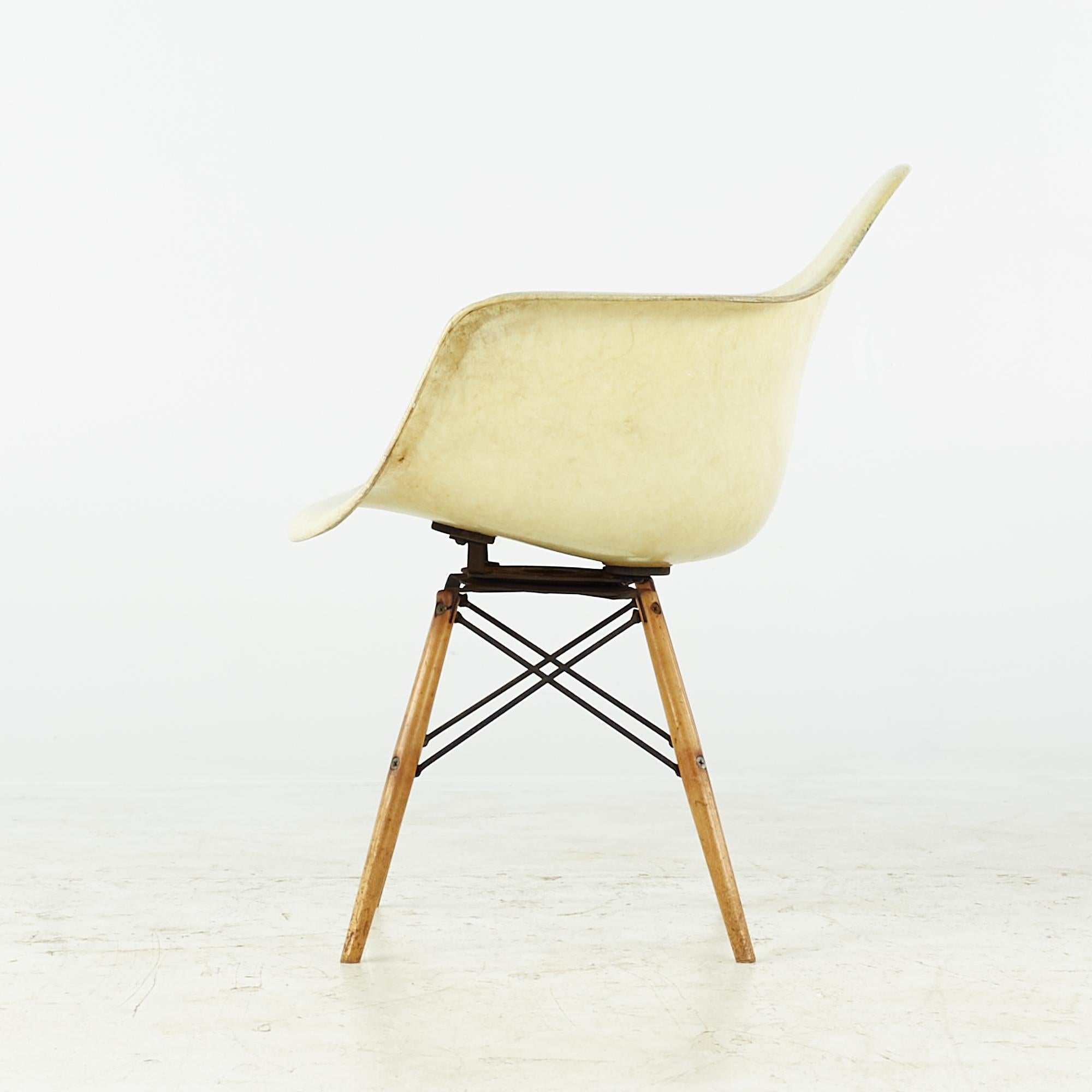 Fauteuil du début du siècle dernier Charles and Ray Eames pour Herman Miller Bon état - En vente à Countryside, IL