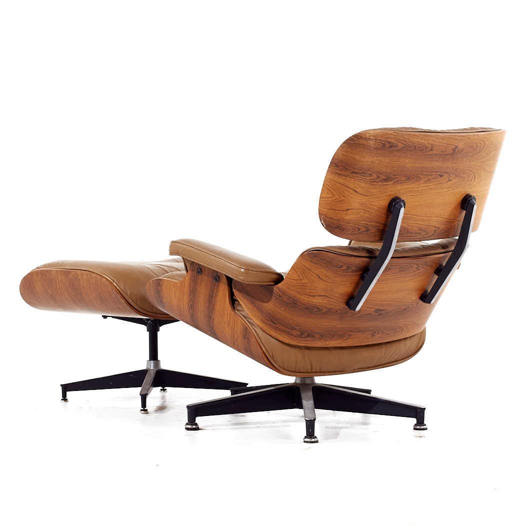 Early Charles and Ray Eames Herman Miller MCM Rosewood Lounge Chair and Ottoman In Good Condition In Countryside, IL