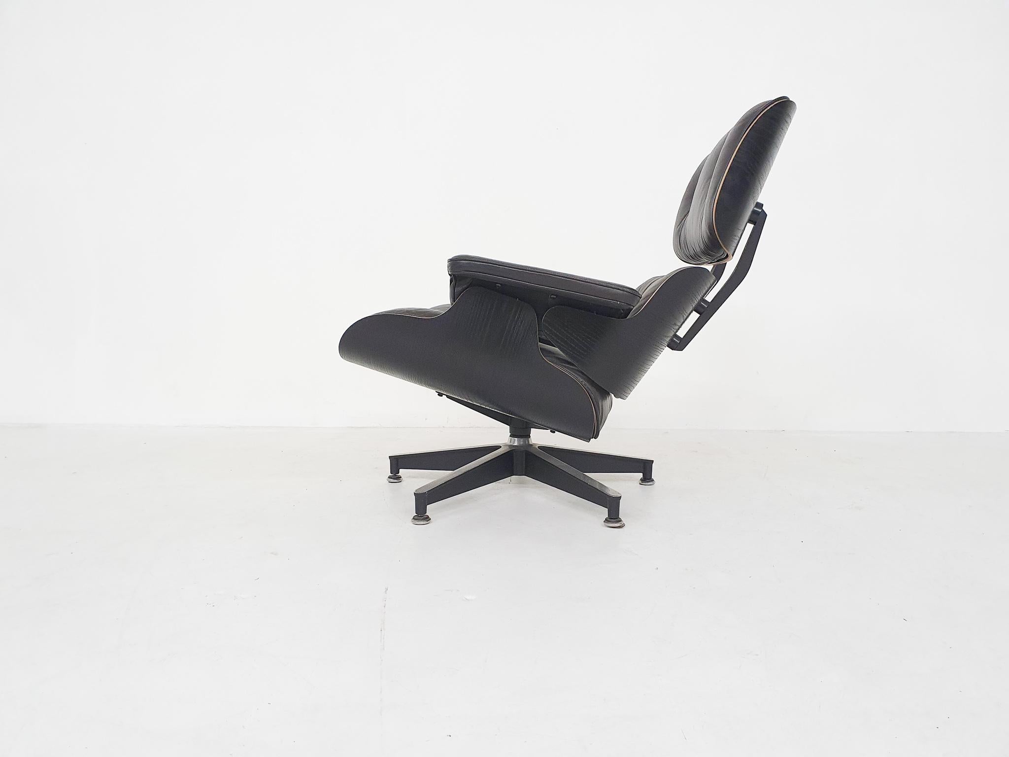 Mid-Century Modern 1971 Charles and Ray Eames Lounge Chair 