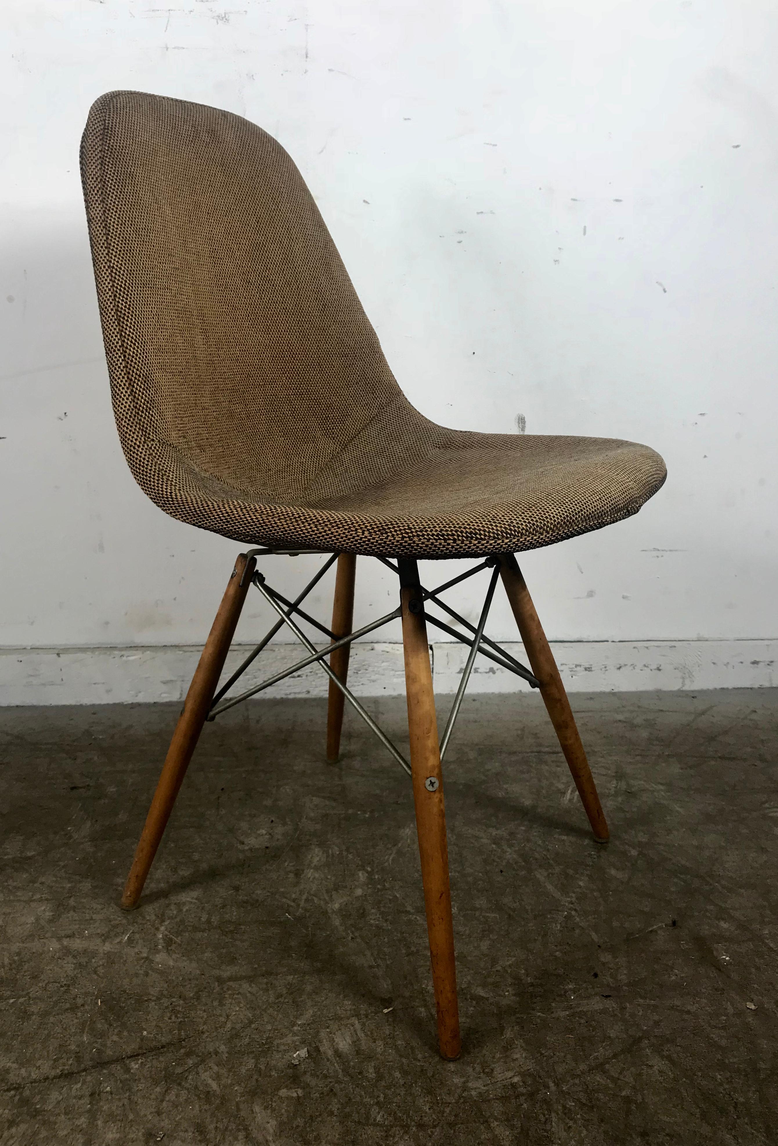 Mid-20th Century Early Charles Eames Dowel Leg Chair, 1950s DKW-2 Herman Miller