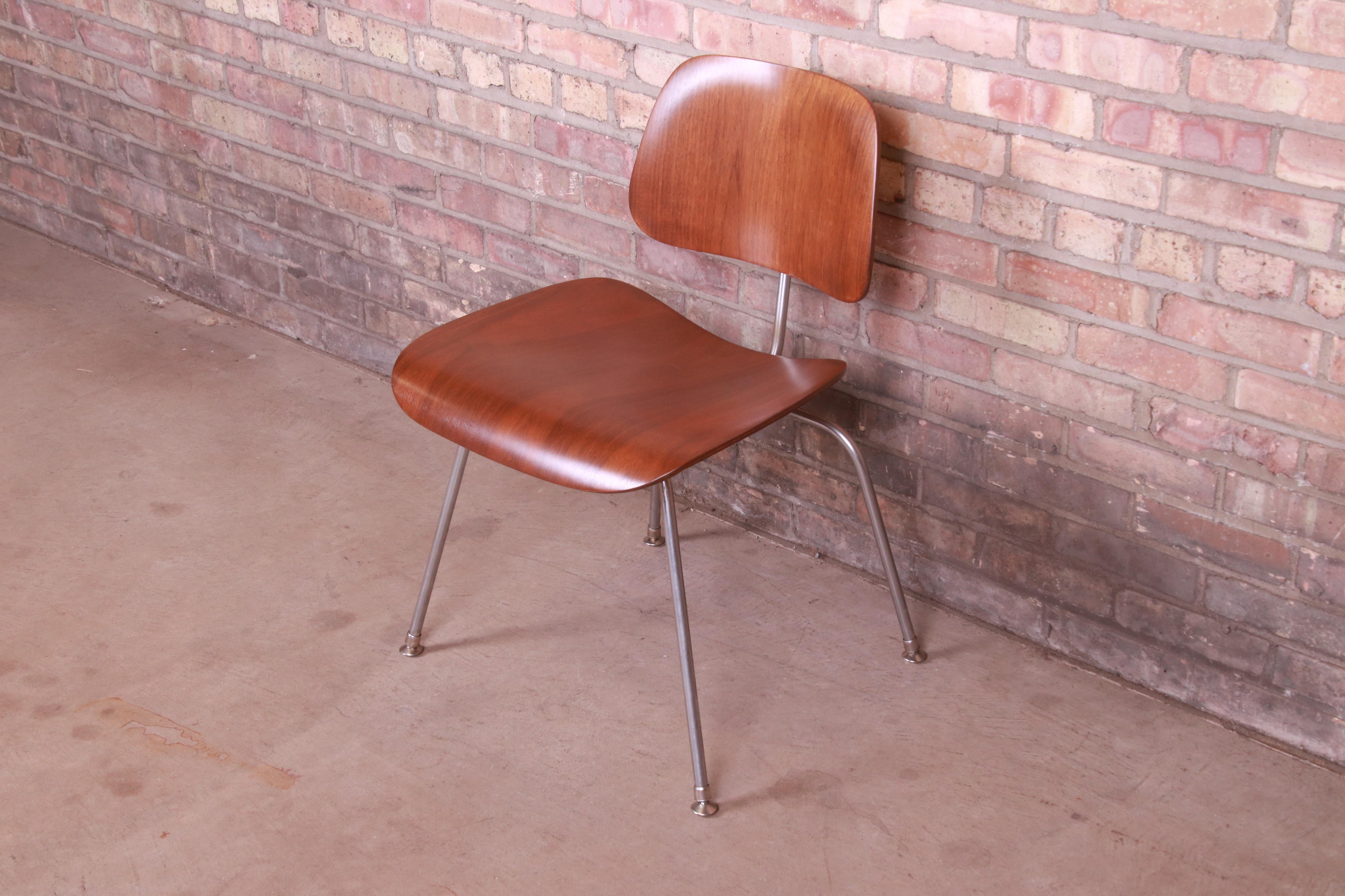 Early Charles Eames for Herman Miller DCM Chairs, Newly Restored For Sale 4