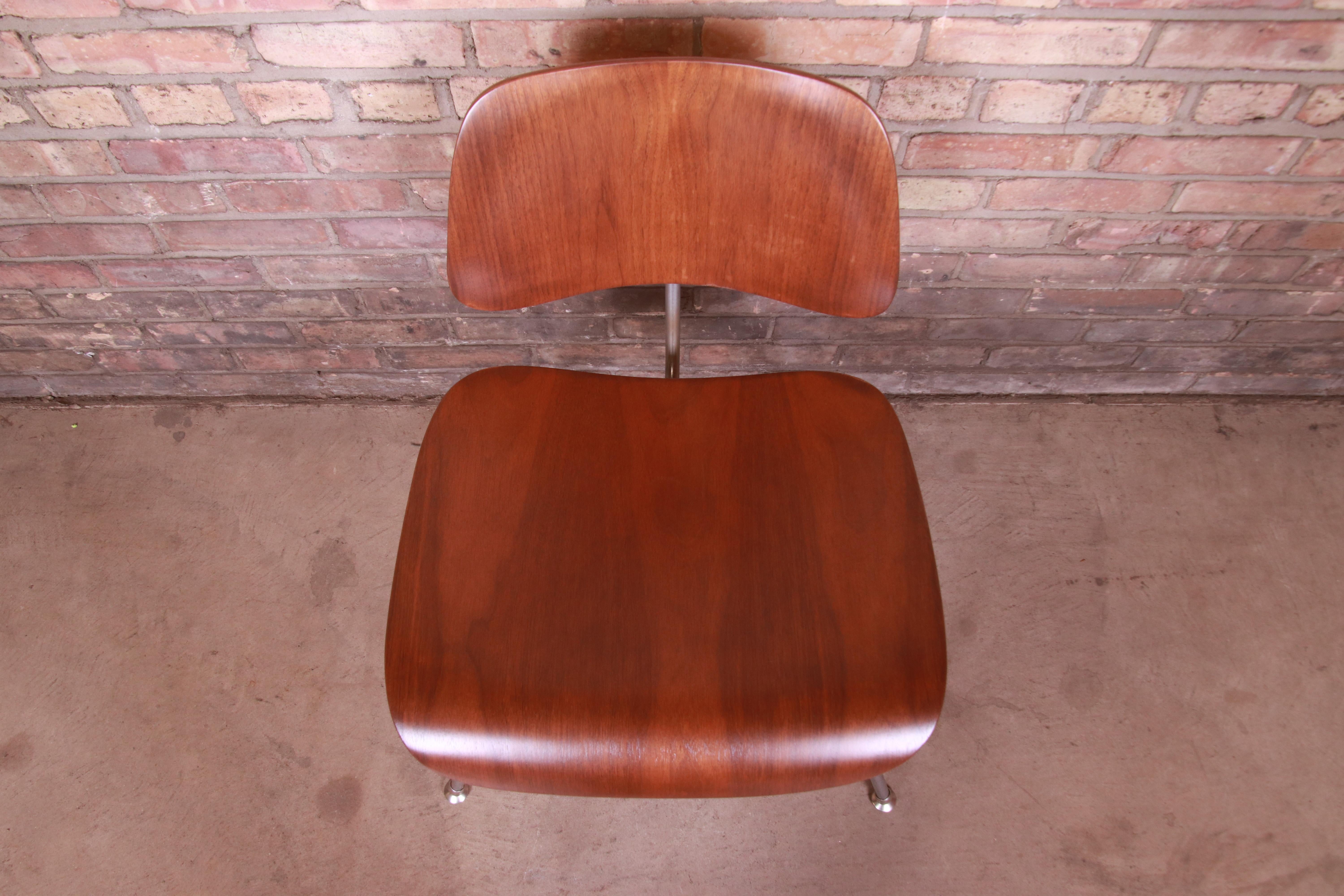 Early Charles Eames for Herman Miller DCM Chairs, Newly Restored For Sale 7