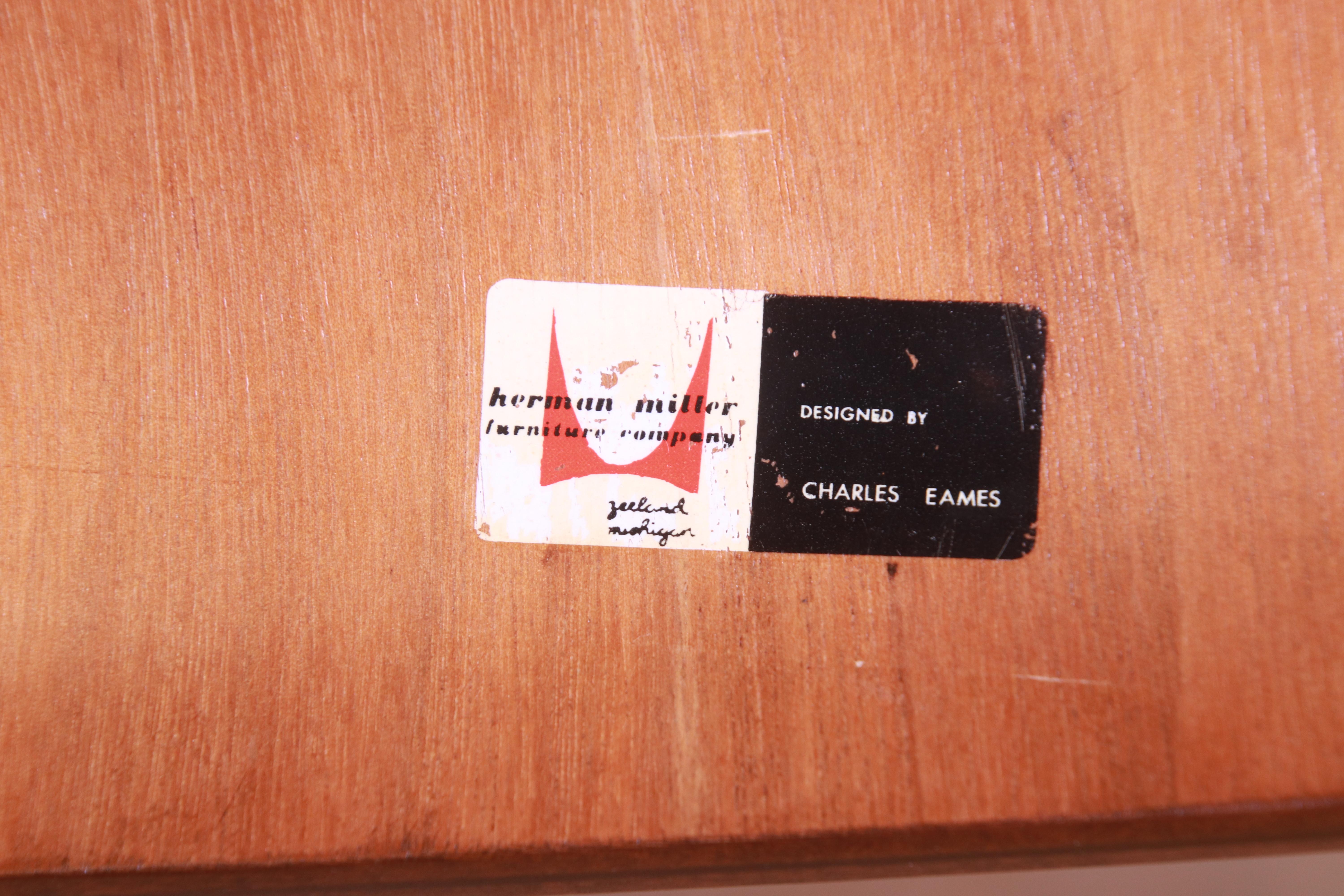 Frühe Charles Eames für Herman Miller DCM-Stühle, neu restauriert im Angebot 11