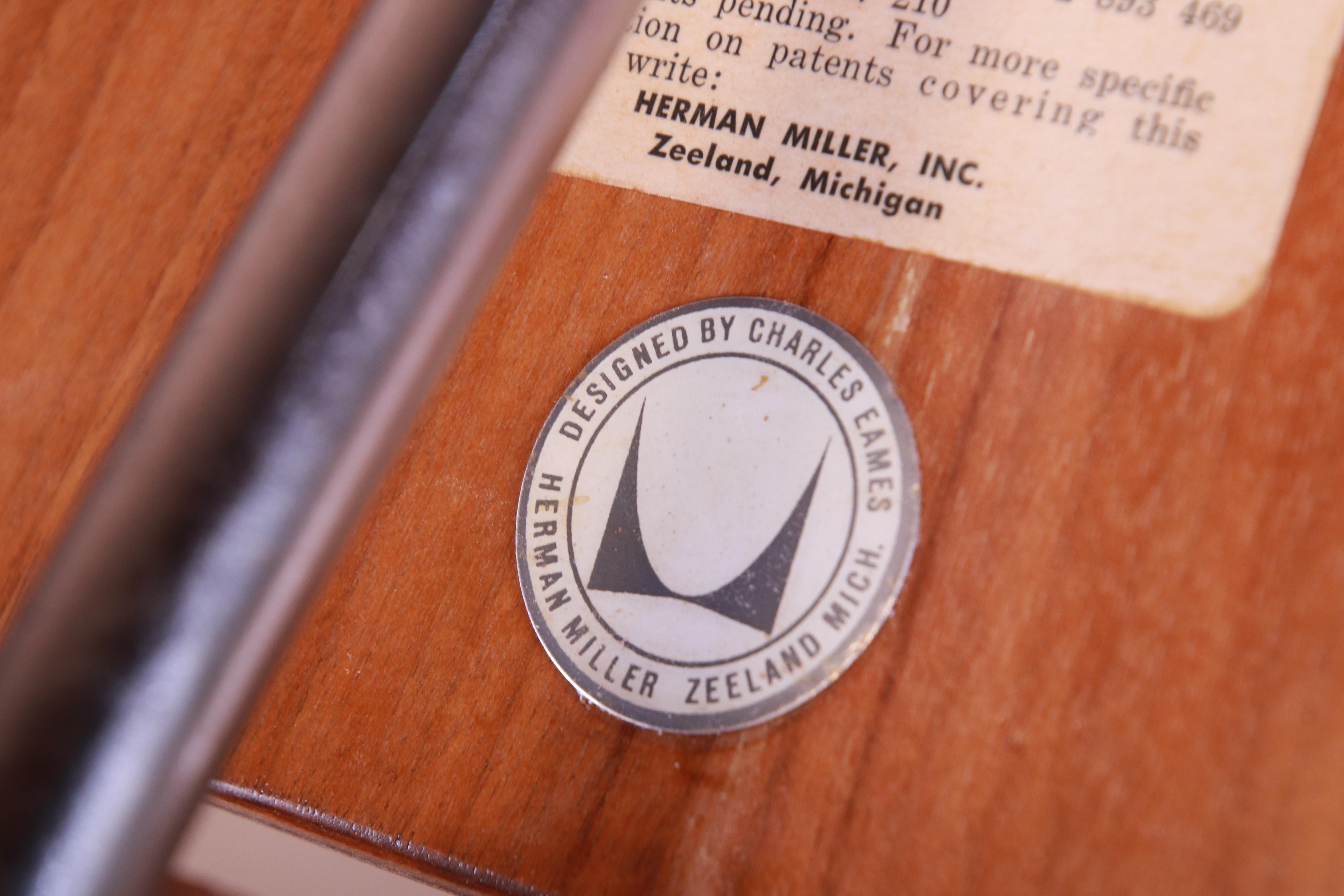 Frühe Charles Eames für Herman Miller DCM-Stühle, neu restauriert im Angebot 12