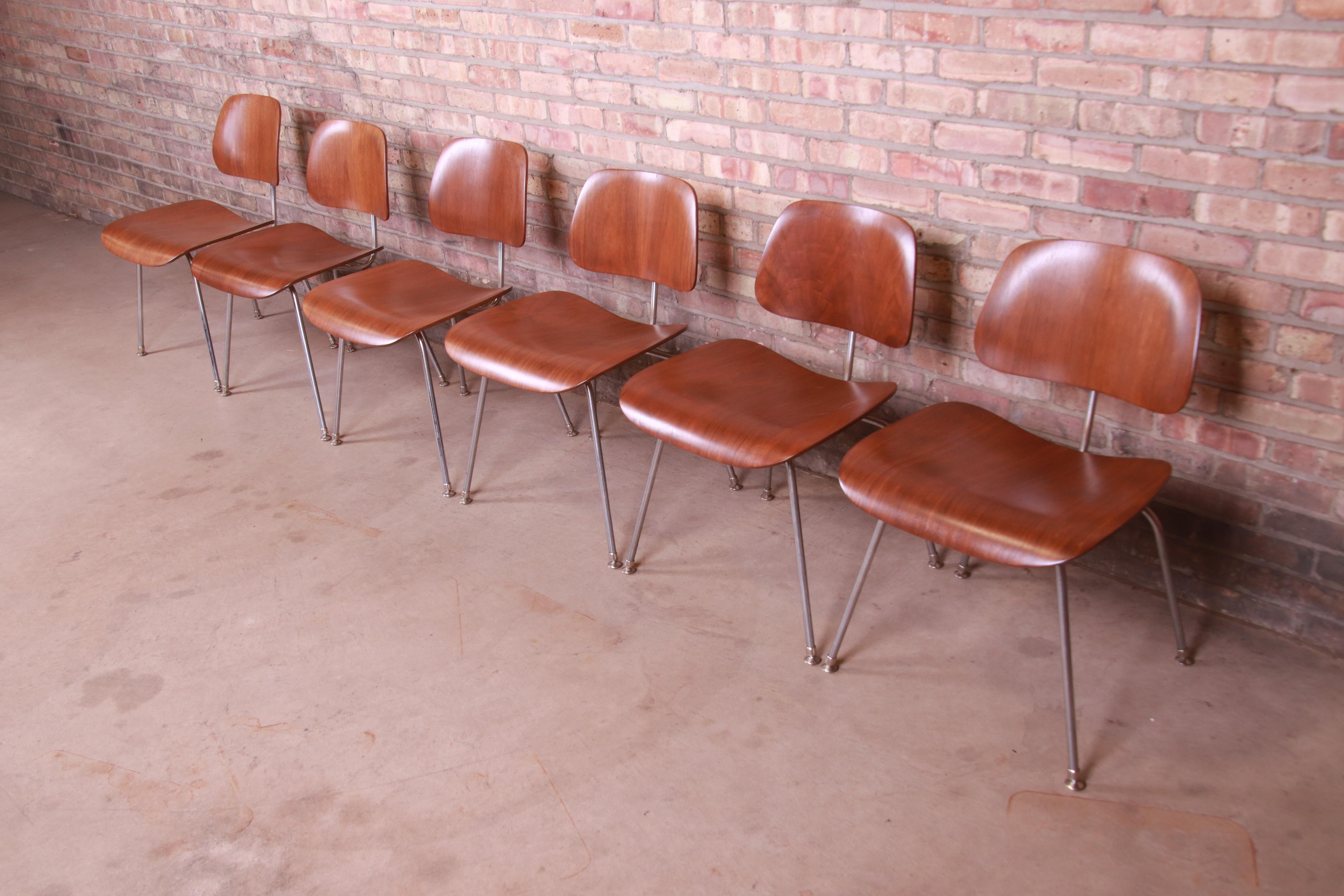Mid-Century Modern Early Charles Eames for Herman Miller DCM Chairs, Newly Restored For Sale