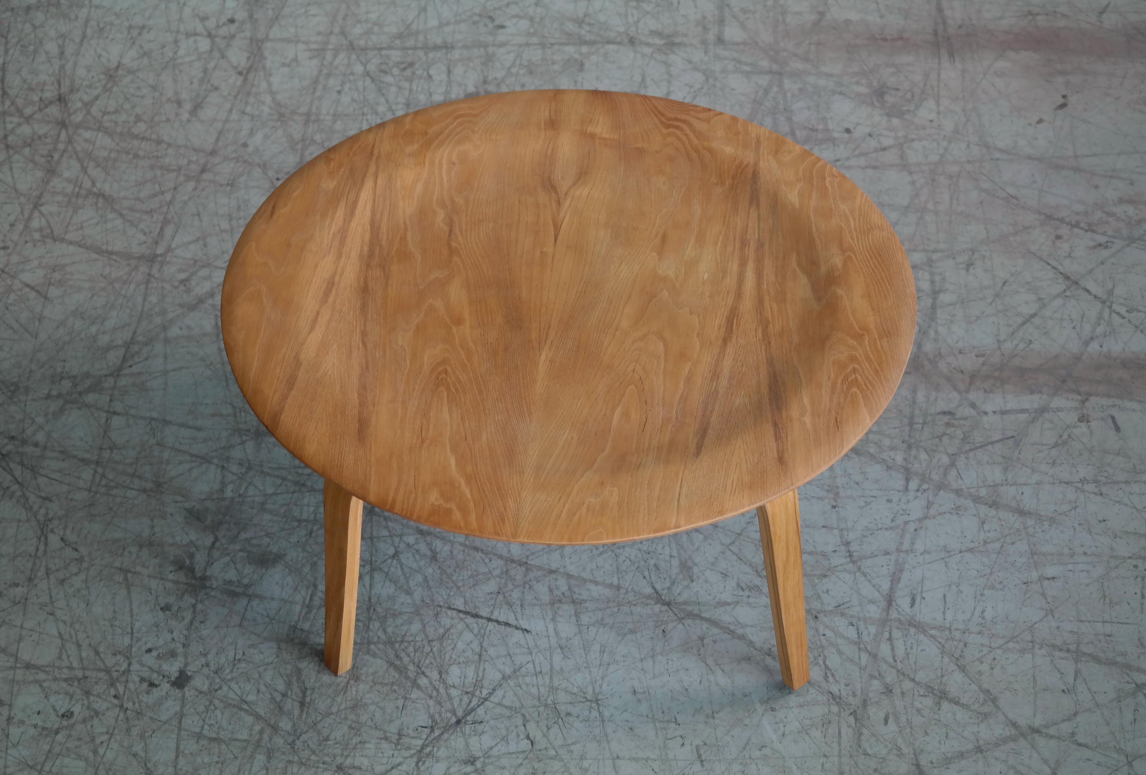 eames molded plywood coffee table