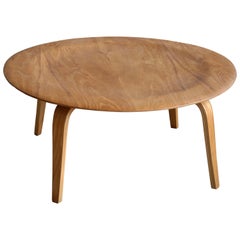 Früher Charles Eames Herman Miller Couchtisch aus geformtem Sperrholz von Evans Products