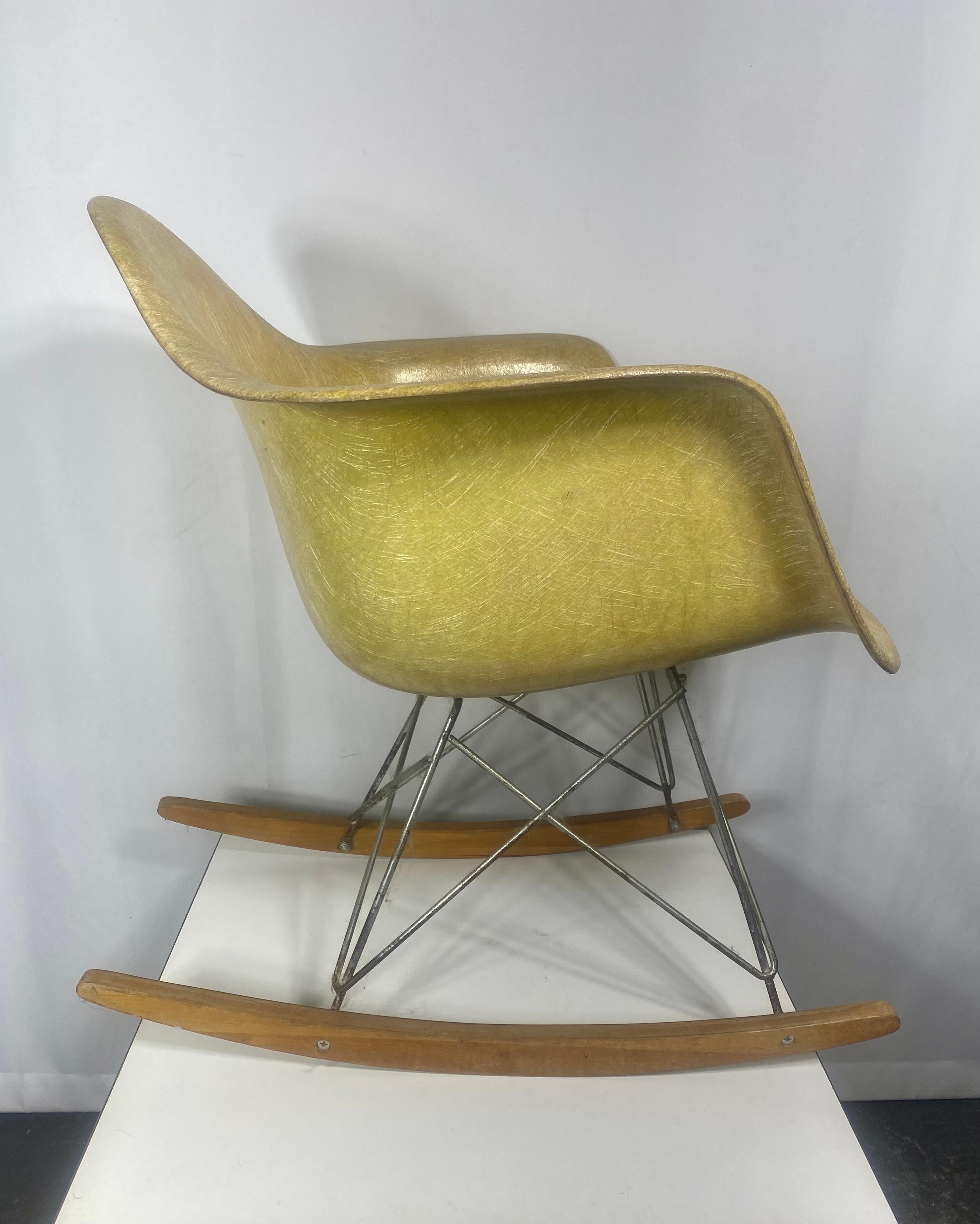 Early Charles Eames RAR Rocking Chair, Zenith , rope edge / Herman Miller For Sale 5