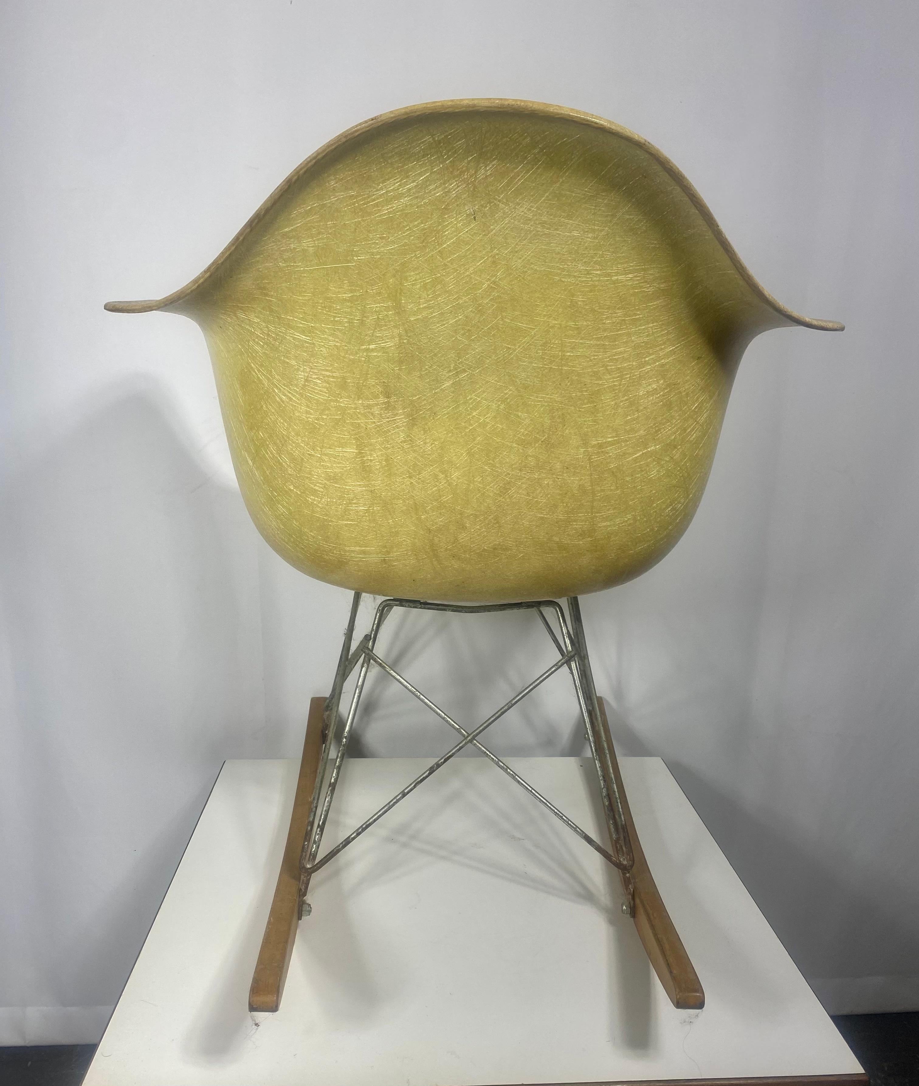 Milieu du XXe siècle Early Charles Eames RAR Rocking Chair, Zenith , rope edge / Herman Miller en vente