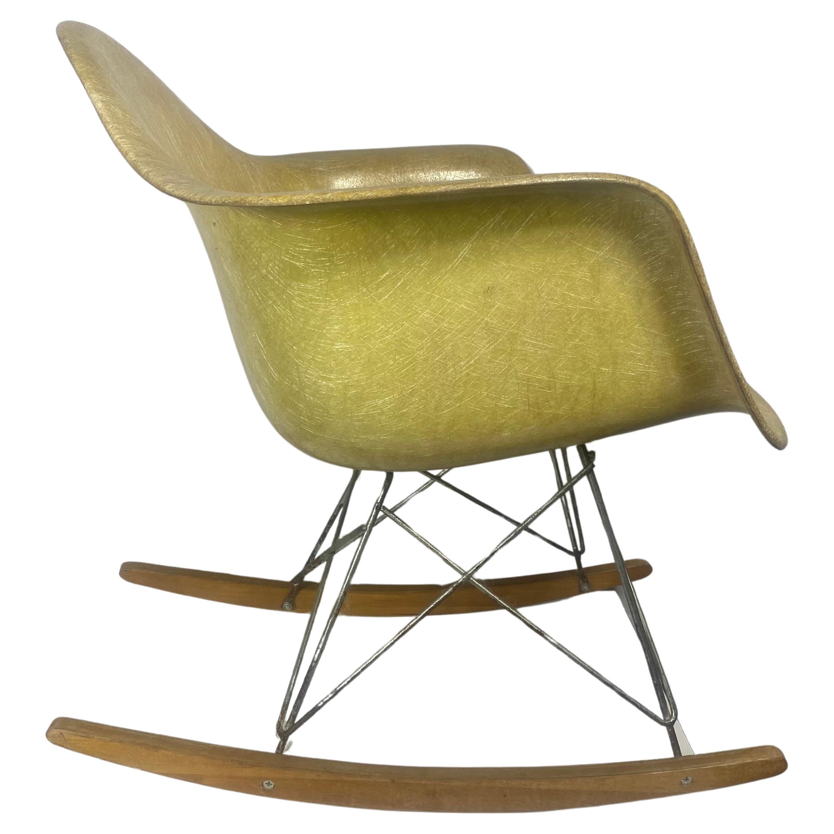 Früher Charles Eames RAR Schaukelstuhl, Zenith , Seilkante / Herman Miller im Angebot