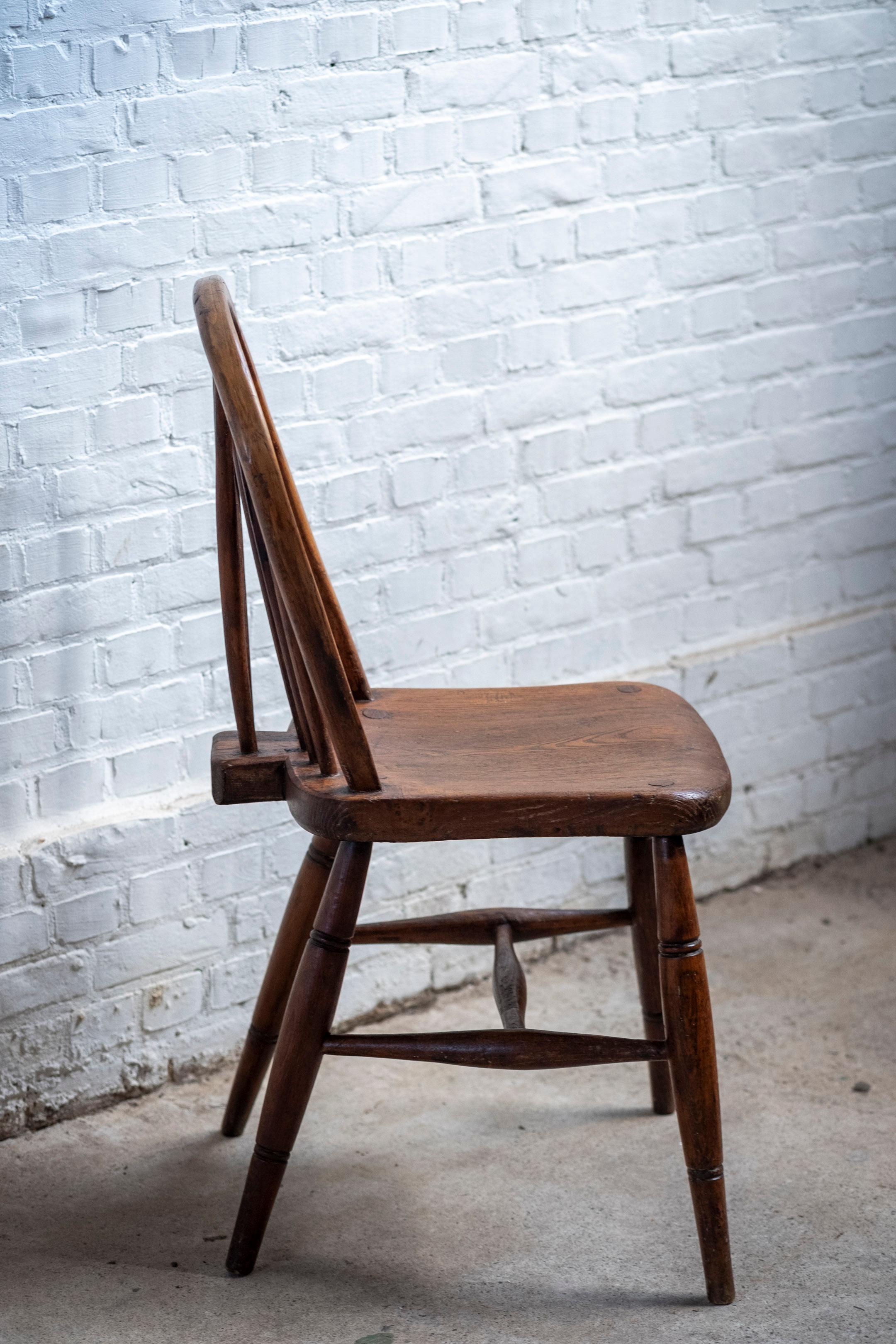Chaise Windsor de Charles Gibbons en orme, 1889 High Wycombe en vente 6