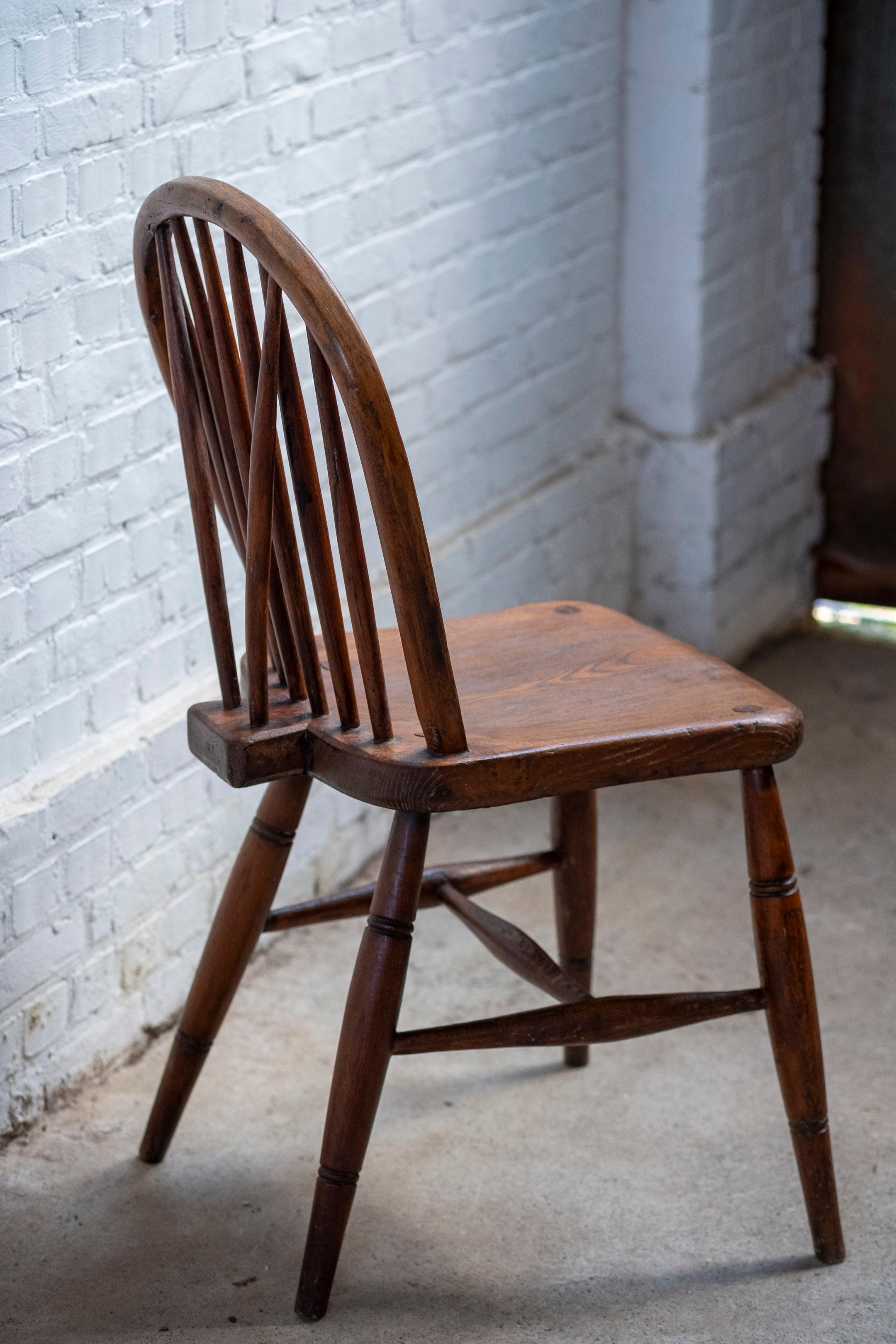 Chaise Windsor de Charles Gibbons en orme, 1889 High Wycombe en vente 7