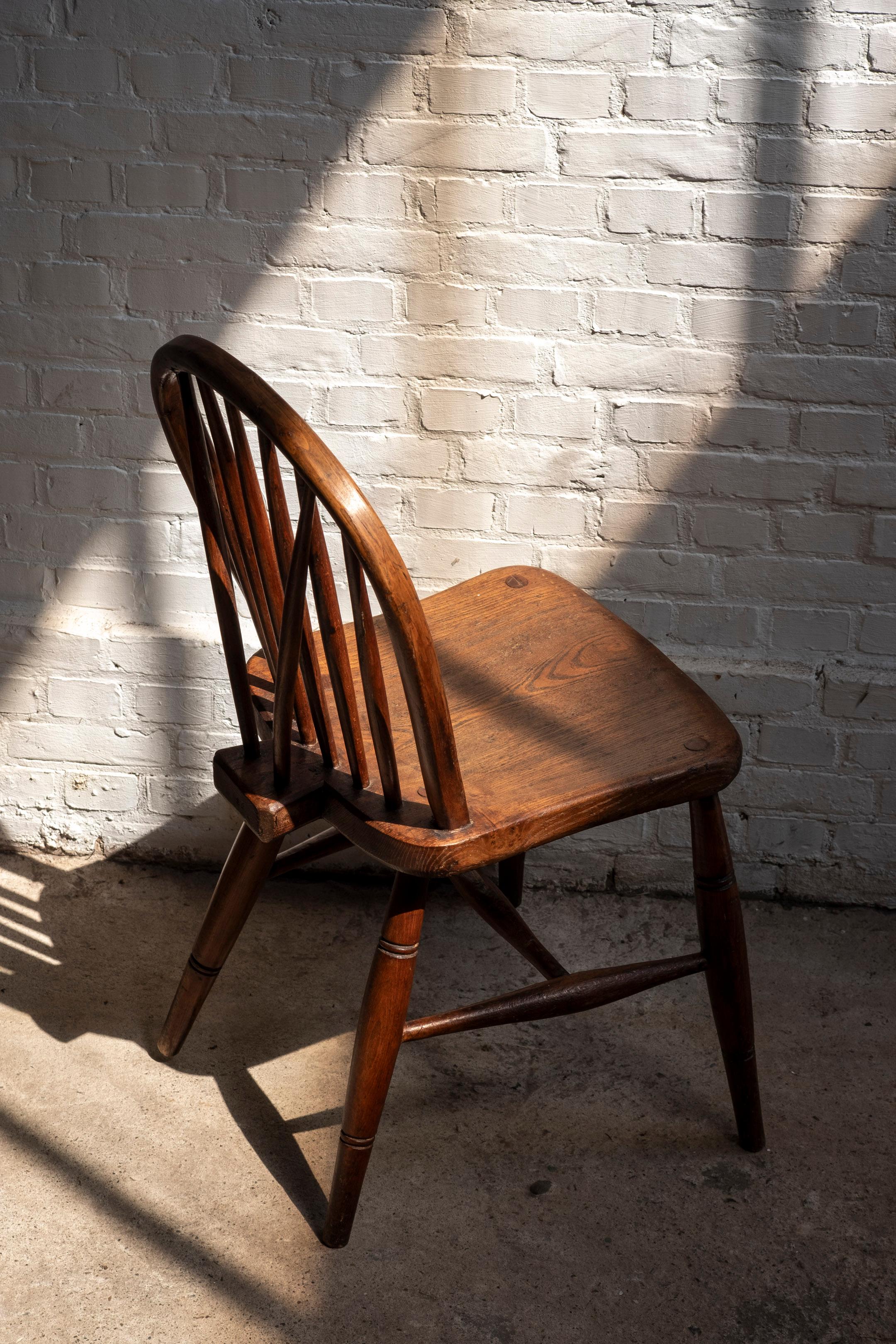 Chaise Windsor de Charles Gibbons en orme, 1889 High Wycombe en vente 9