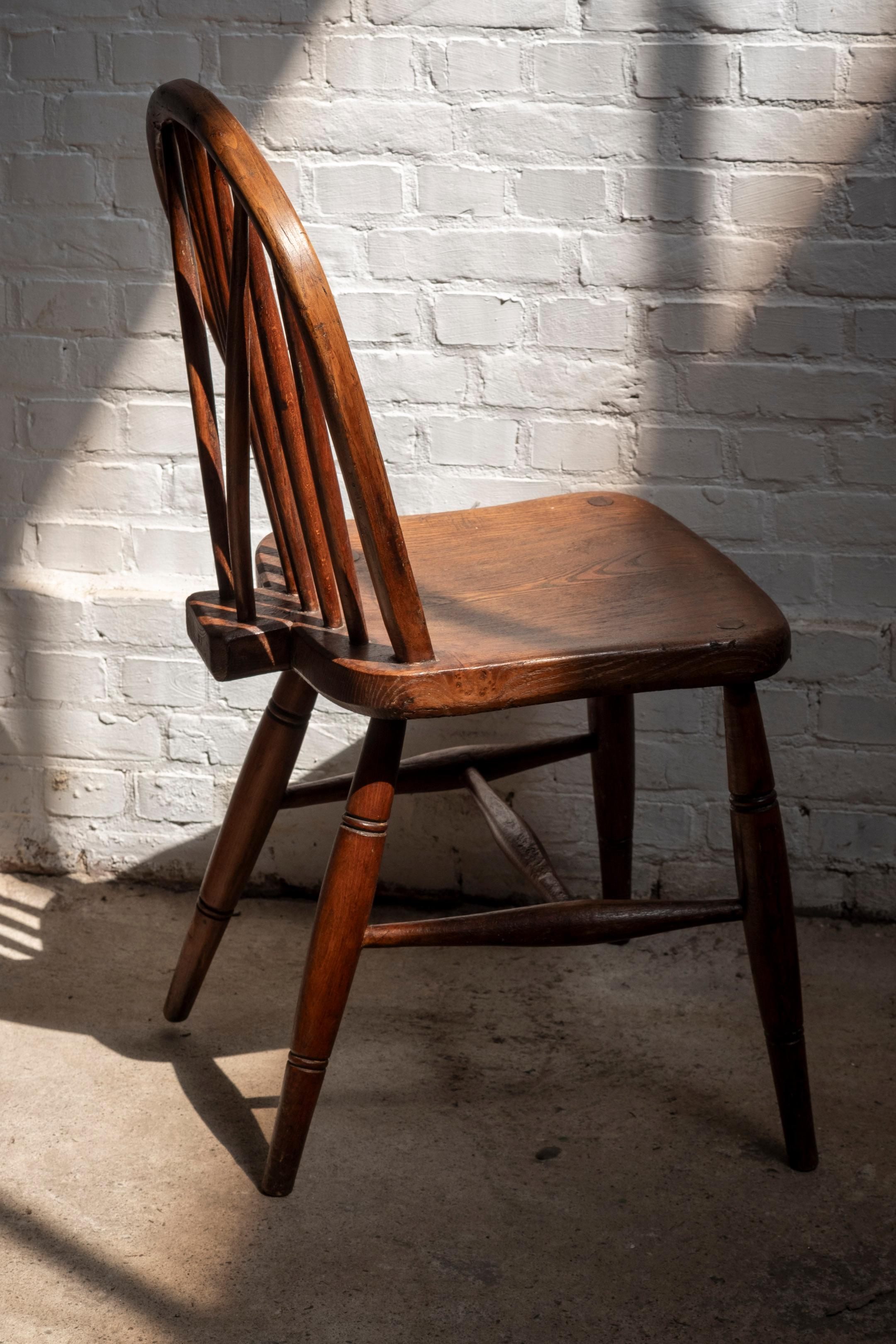 Chaise Windsor de Charles Gibbons en orme, 1889 High Wycombe en vente 10