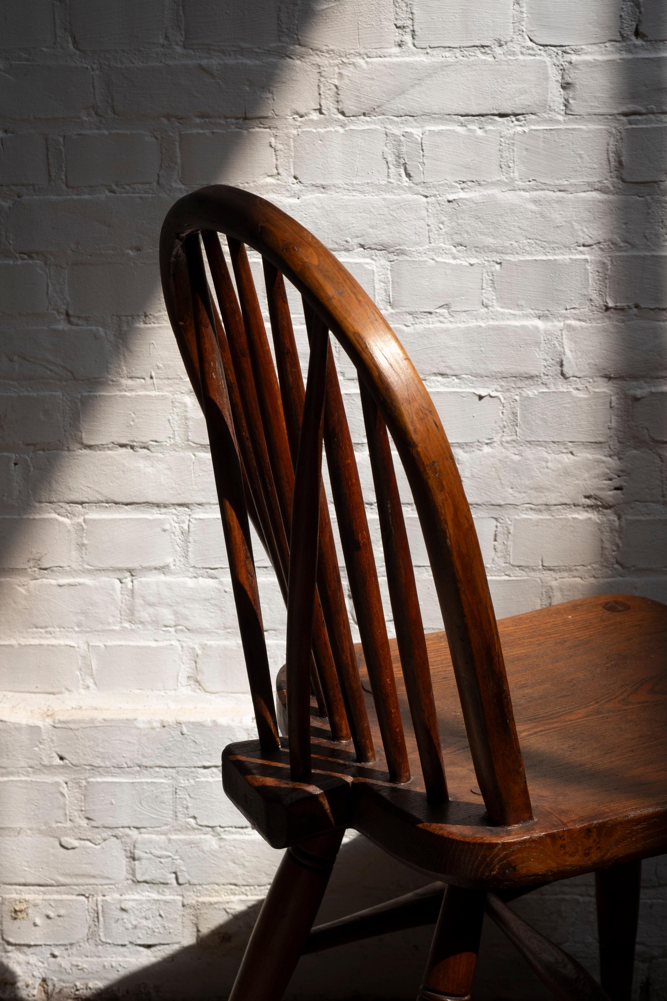 Chaise Windsor de Charles Gibbons en orme, 1889 High Wycombe en vente 11