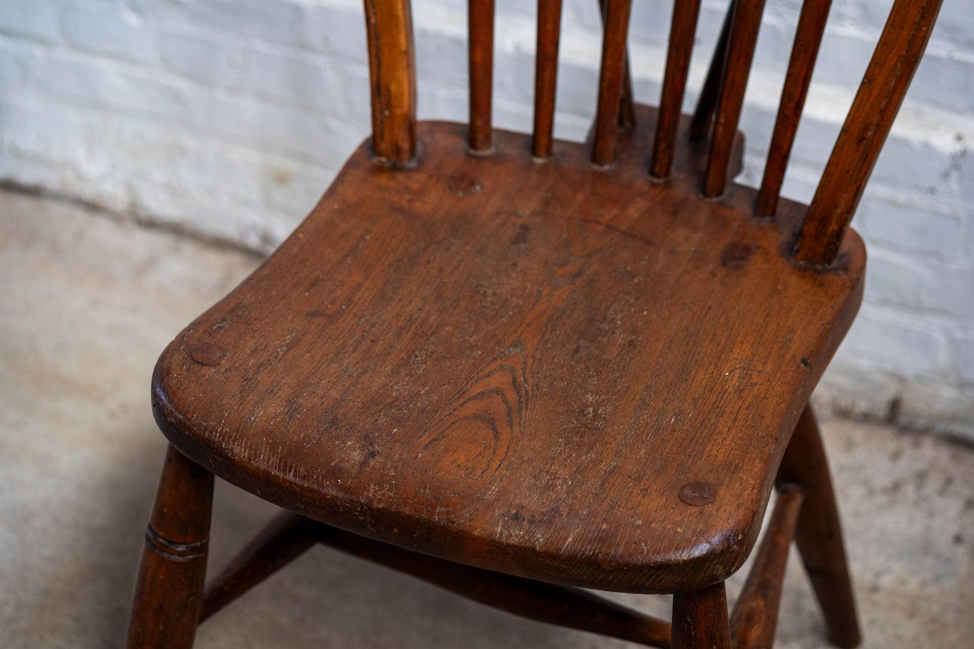 Chaise Windsor de Charles Gibbons en orme, 1889 High Wycombe en vente 2