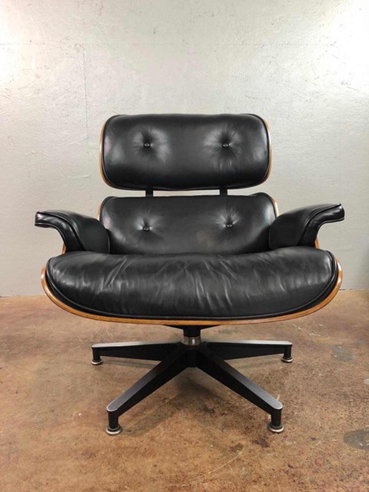 Early Charles & Ray Eames Lounge Chair and Ottoman In Good Condition In Phoenix, AZ