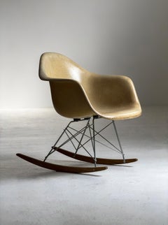 Early Charles & Ray Eames RAR rocking chair, early production, Herman Miller