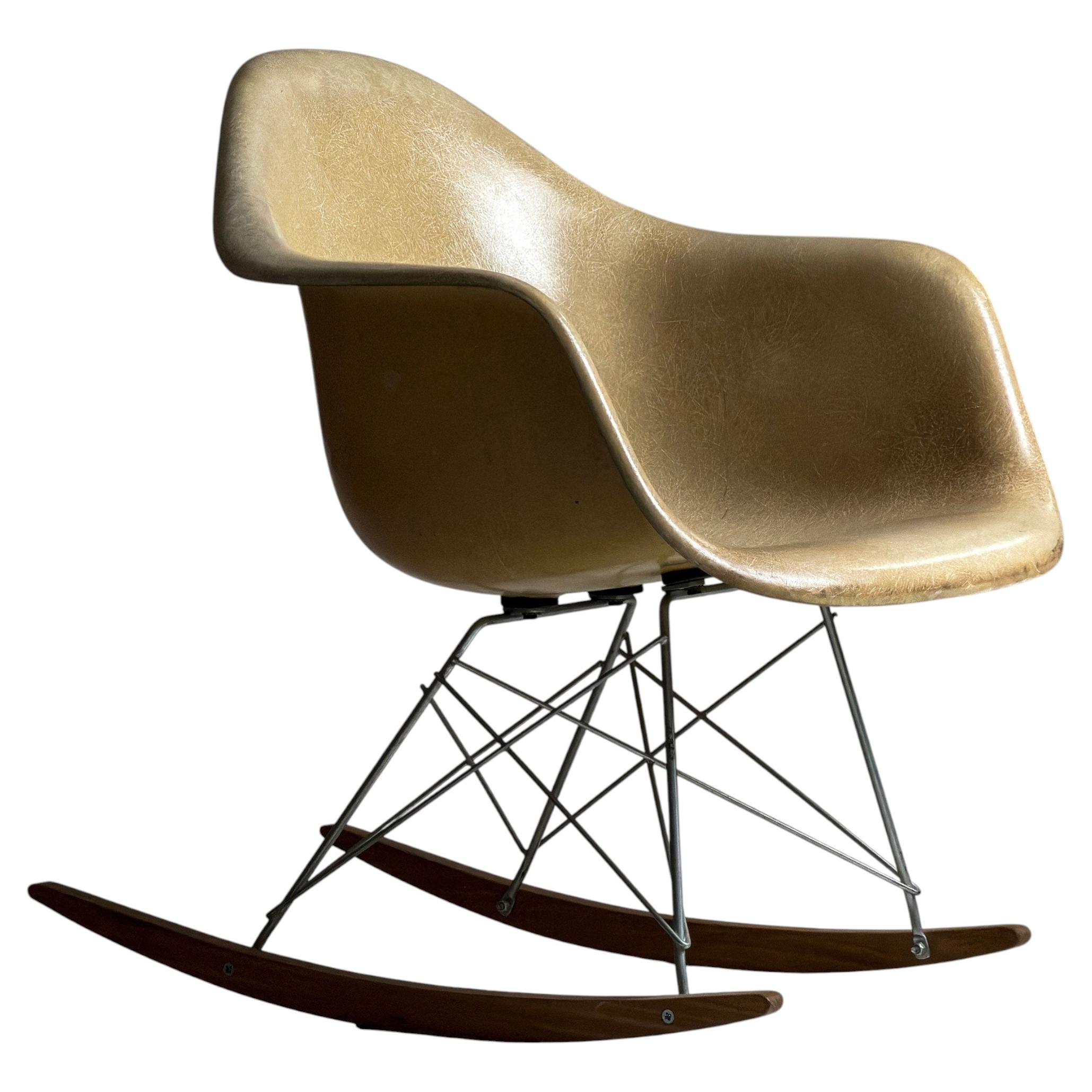 Pre-owned Herman Miller Early Charles & Ray Eames Rar Rocking Chair, Early Production, In Brown