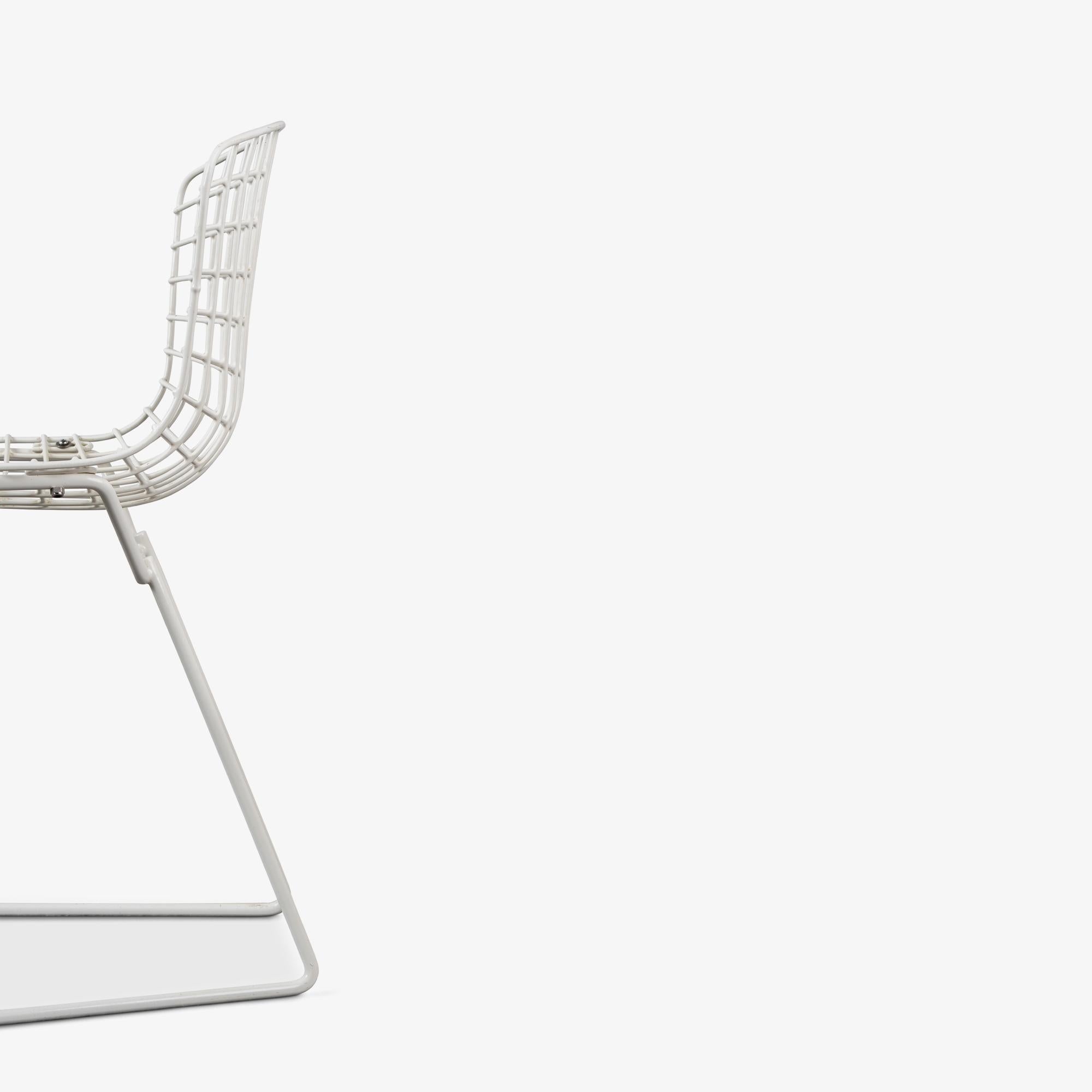 Metallo Sedie laterali per bambini di Harry Bertoia per Knoll in smalto bianco, coppia in vendita