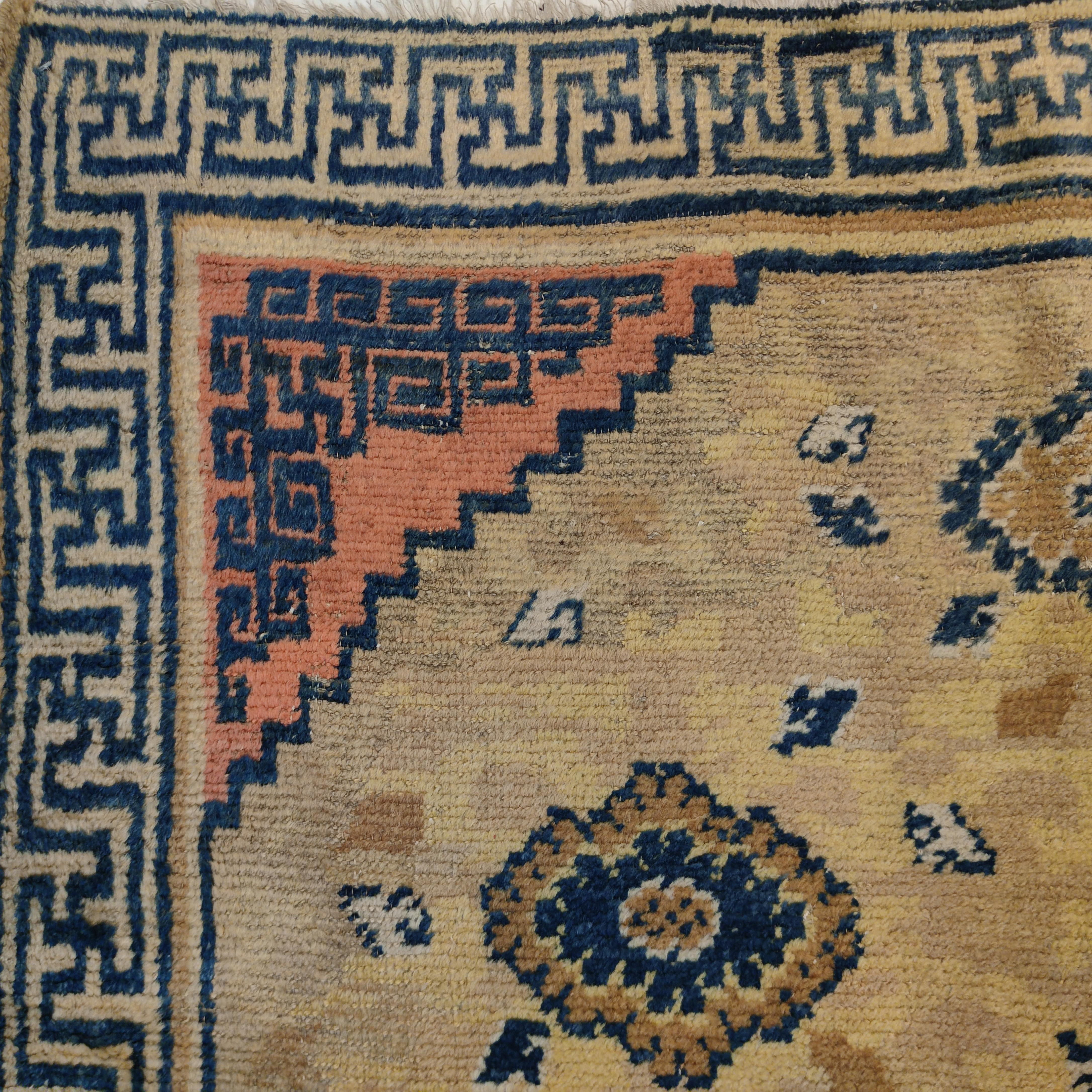 Früher chinesischer Ningxia-Teppich aus der Kangxi-Periode '1662-1722' mit blühenden Palmetten im Angebot 1