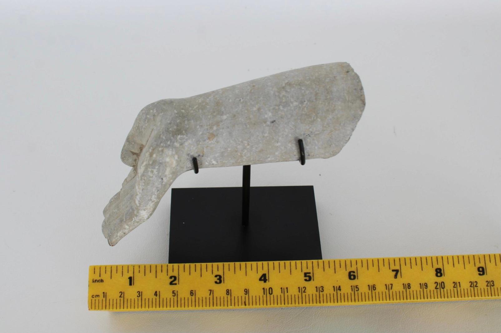 Early Chinese Stone Budha Hand Fragment In Good Condition For Sale In Bradenton, FL