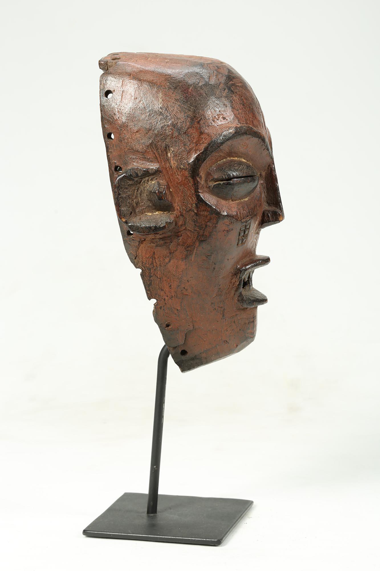 Hand-Carved Early 20th Century Chokwe Wood Mask, Strong Features on Custom Base Congo