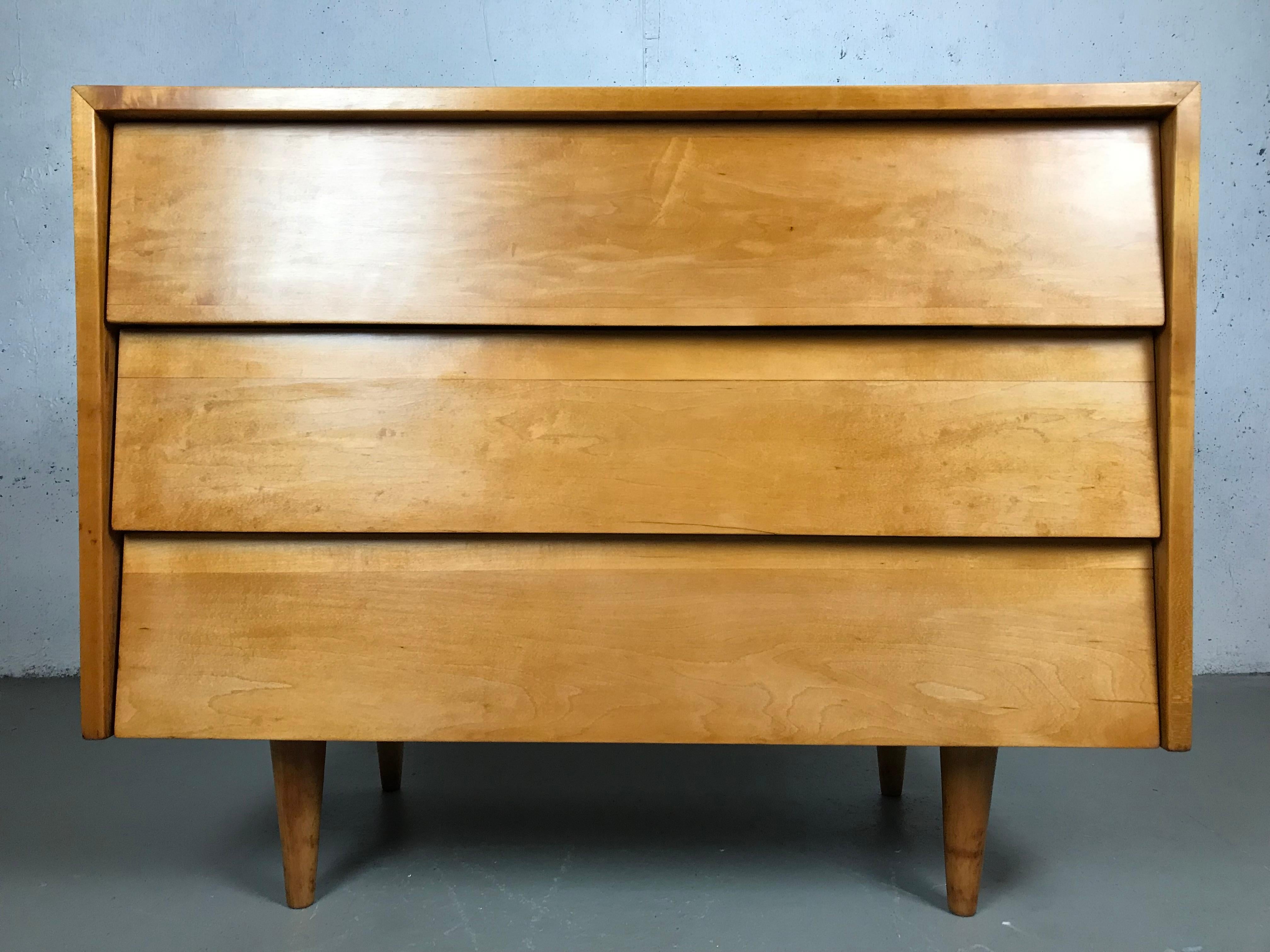 Early Classic Dresser Chest in Birch by Florence Knoll for Knoll Associates 4