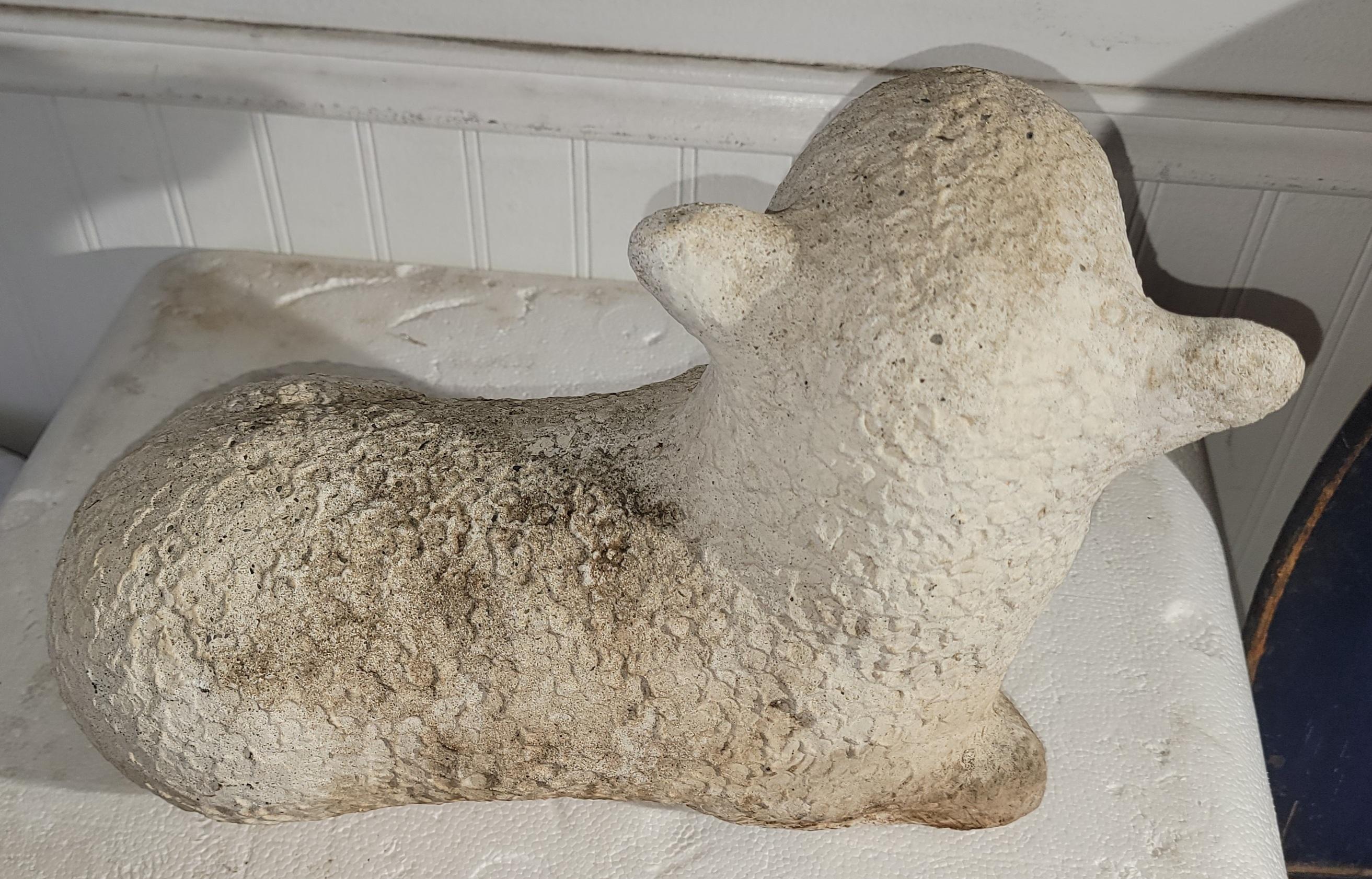 Scultura di agnello in calcestruzzo In condizioni buone in vendita a Los Angeles, CA