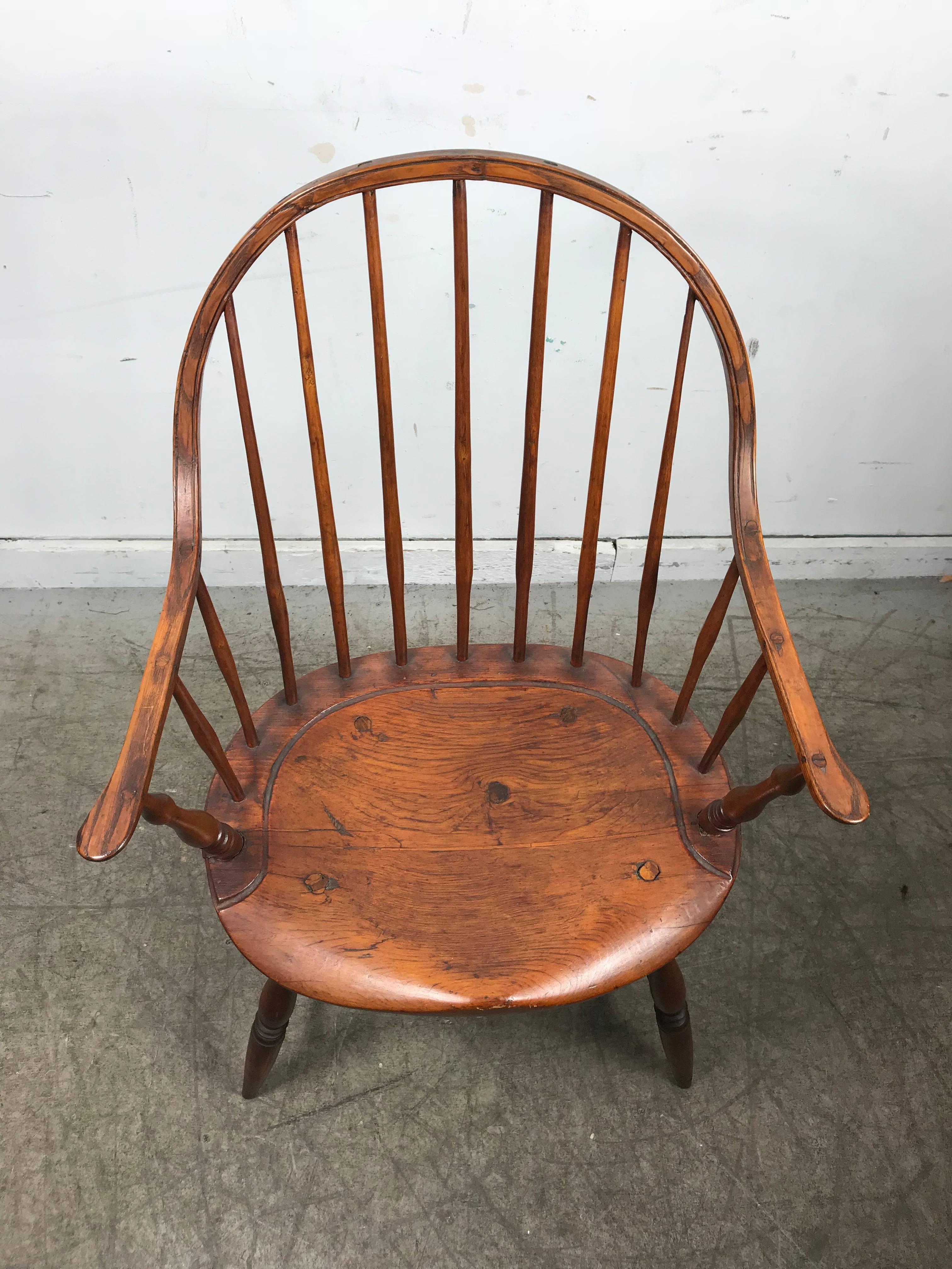 Early continuous Windsor chair with chestnut seat circa 1780 attributed to Ebenezer Lacy, great old chair for your Americana collection.