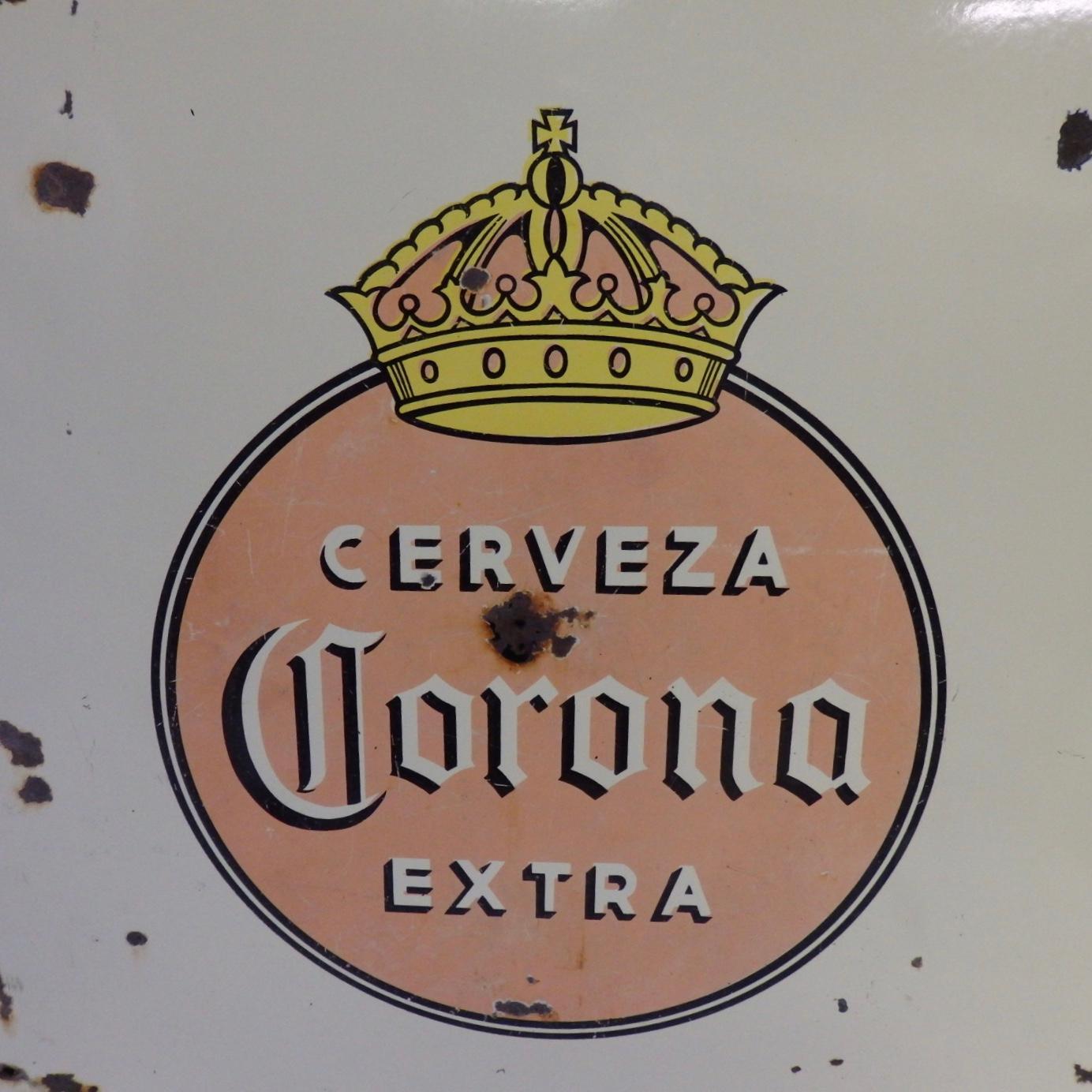 Enseigne publicitaire ancienne en porcelaine pour la bière Corona Abîmé - En vente à Ferndale, MI