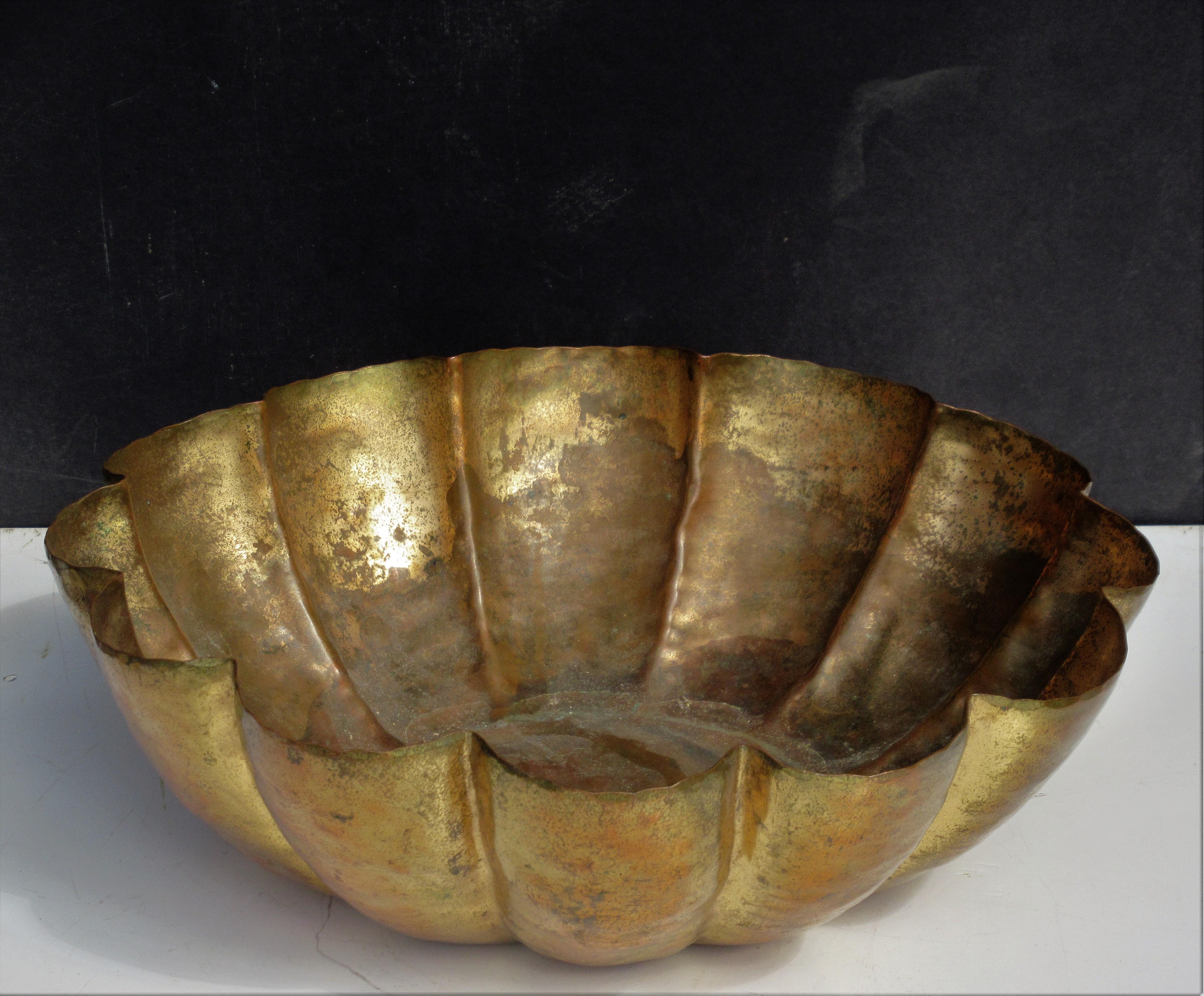 20th Century California Craftsman Studio Hammered Copper Large Scallop Form Bowl