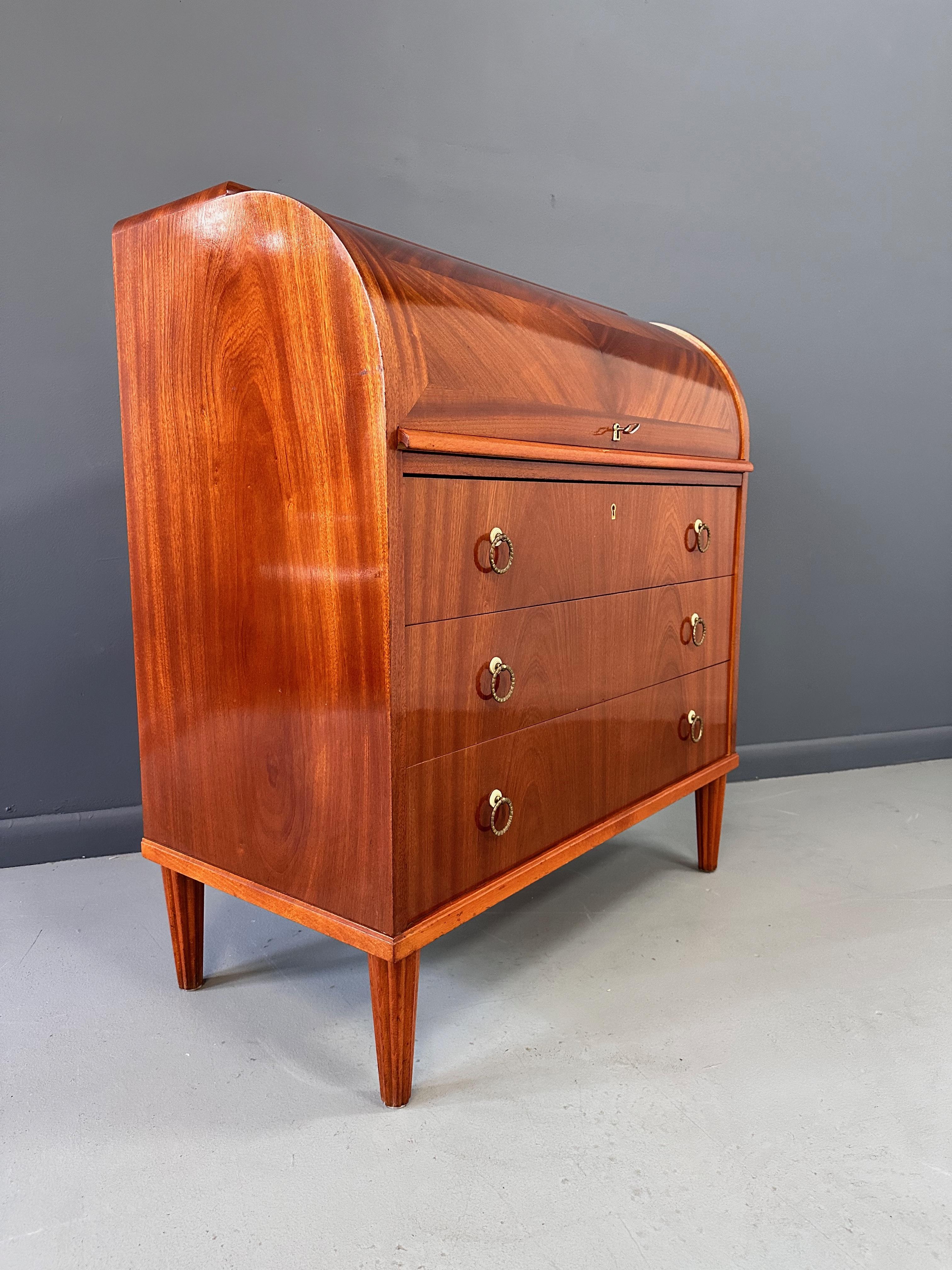 Early Danish Roll Top Desk with Fluted Legs in Booked Matched Veneer Mid Century In Good Condition For Sale In Philadelphia, PA