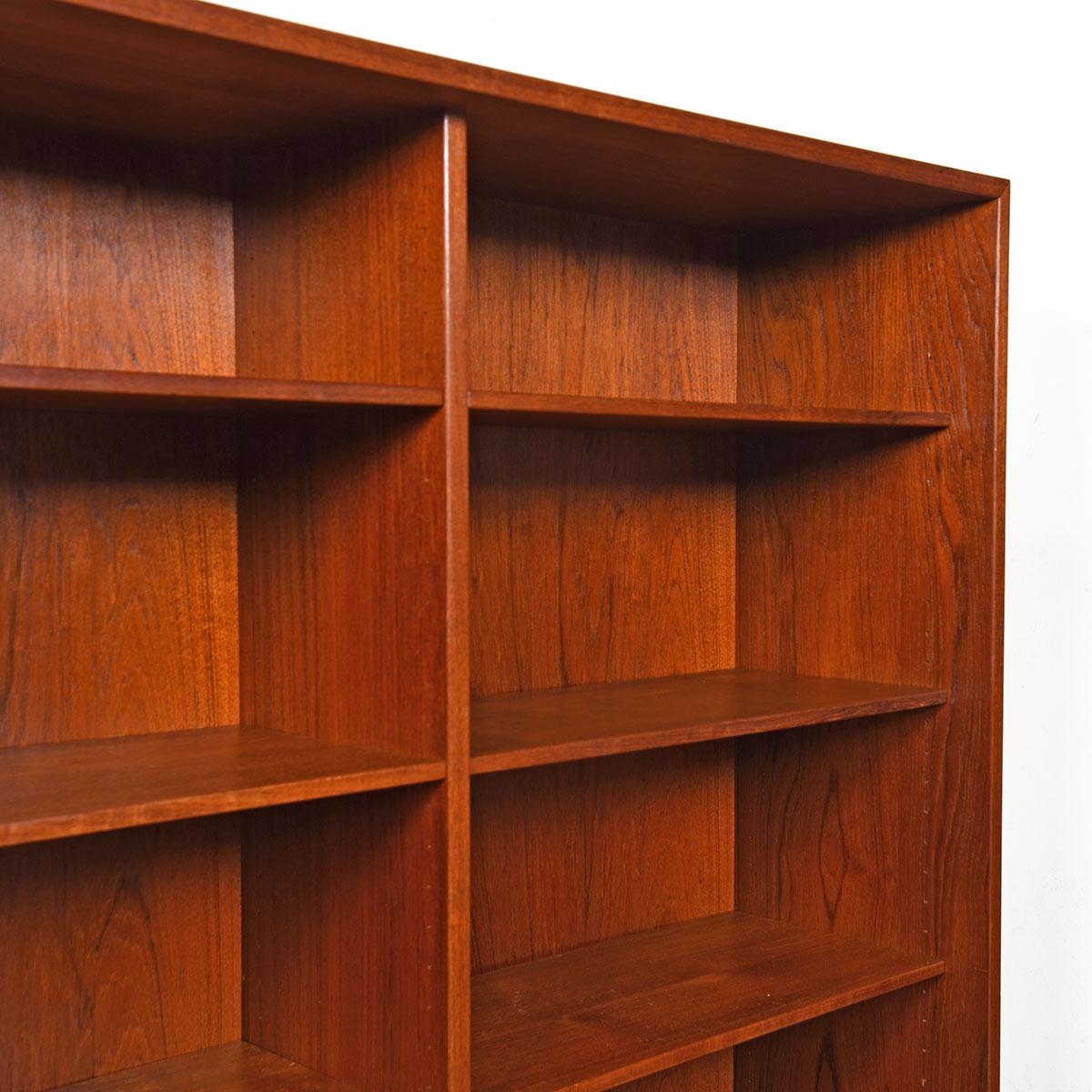 Early Danish Teak Deep Adjustable Bookcase In Good Condition For Sale In Kensington, MD