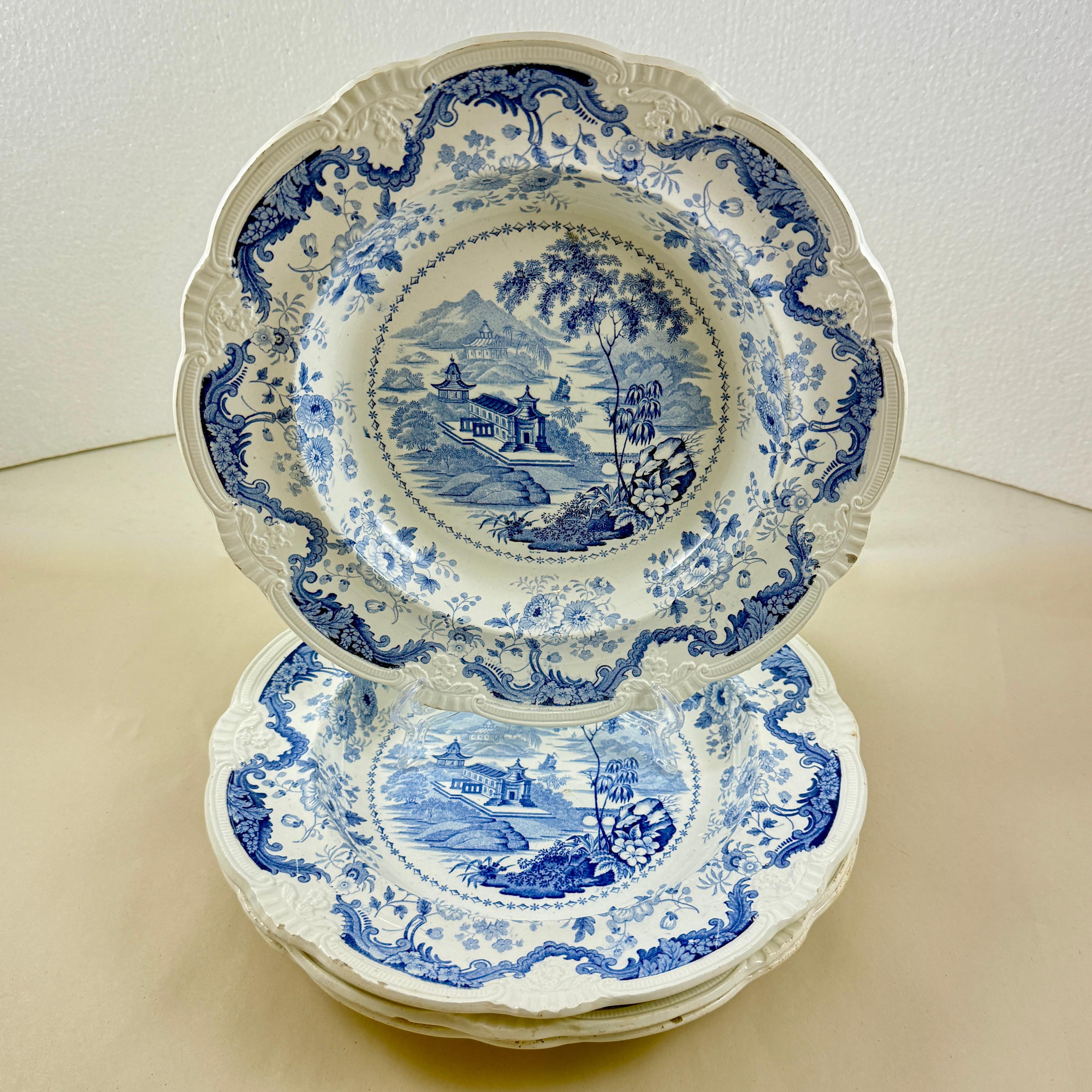 Assiettes creuses Davenport en porcelaine bleue et blanche, set de quatre Bon état - En vente à Philadelphia, PA