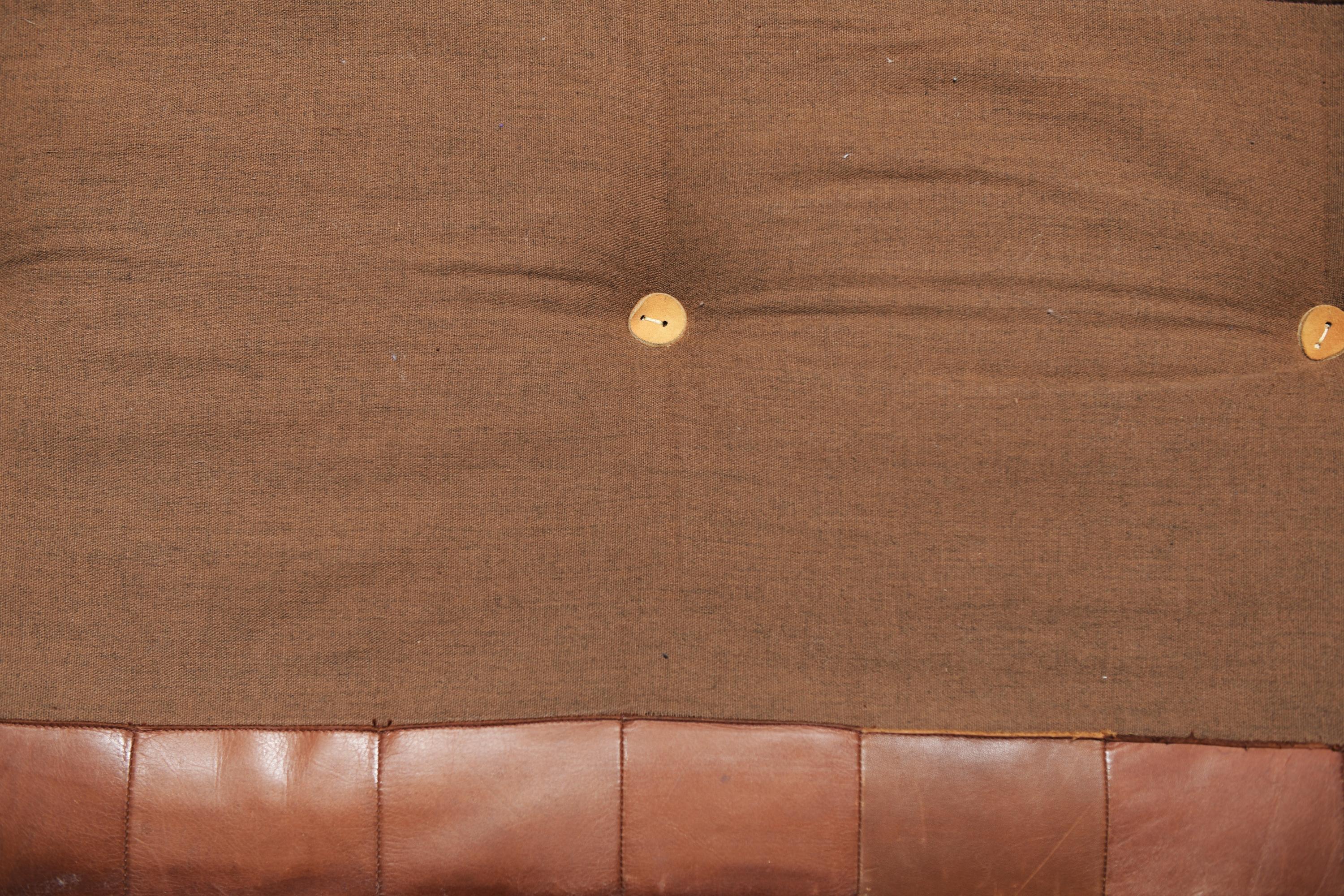 Early Daybed DS-80 with patinated leather by Team De Sede for De Sede Swiss For Sale 5
