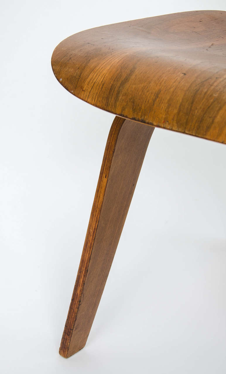 20th Century Early DCW Bent Plywood Chair by Charles Eames for Evans, 1940s