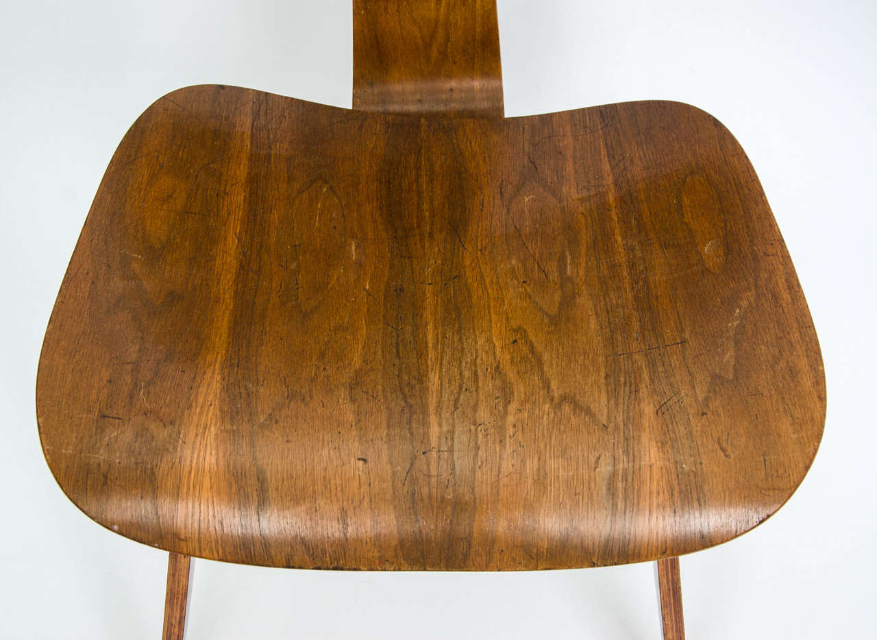 Early DCW Bent Plywood Chair by Charles Eames for Evans, 1940s 1