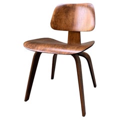 Used Early DCW Dining Chair in Walnut by Charles & Ray Eames for Evans Plywood, 1940s