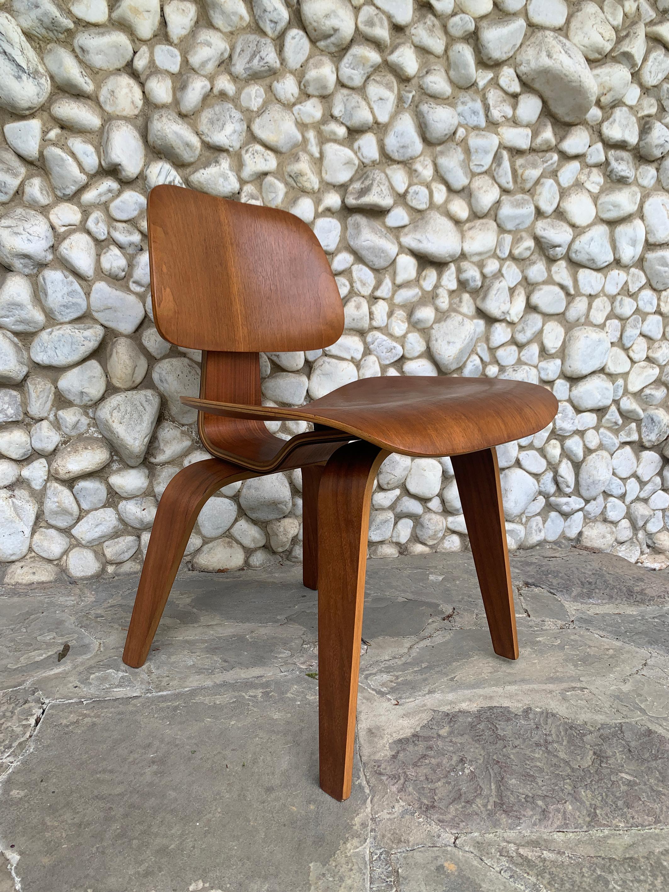 DCW (Dining Chair Wood) chair created by Charles and Ray Eames around 1945.

This is a second generation chair produced by Herman Miller USA between 1950 and 1953 (the production of the DCW was discontinued between 1954 and 1994).

Made of