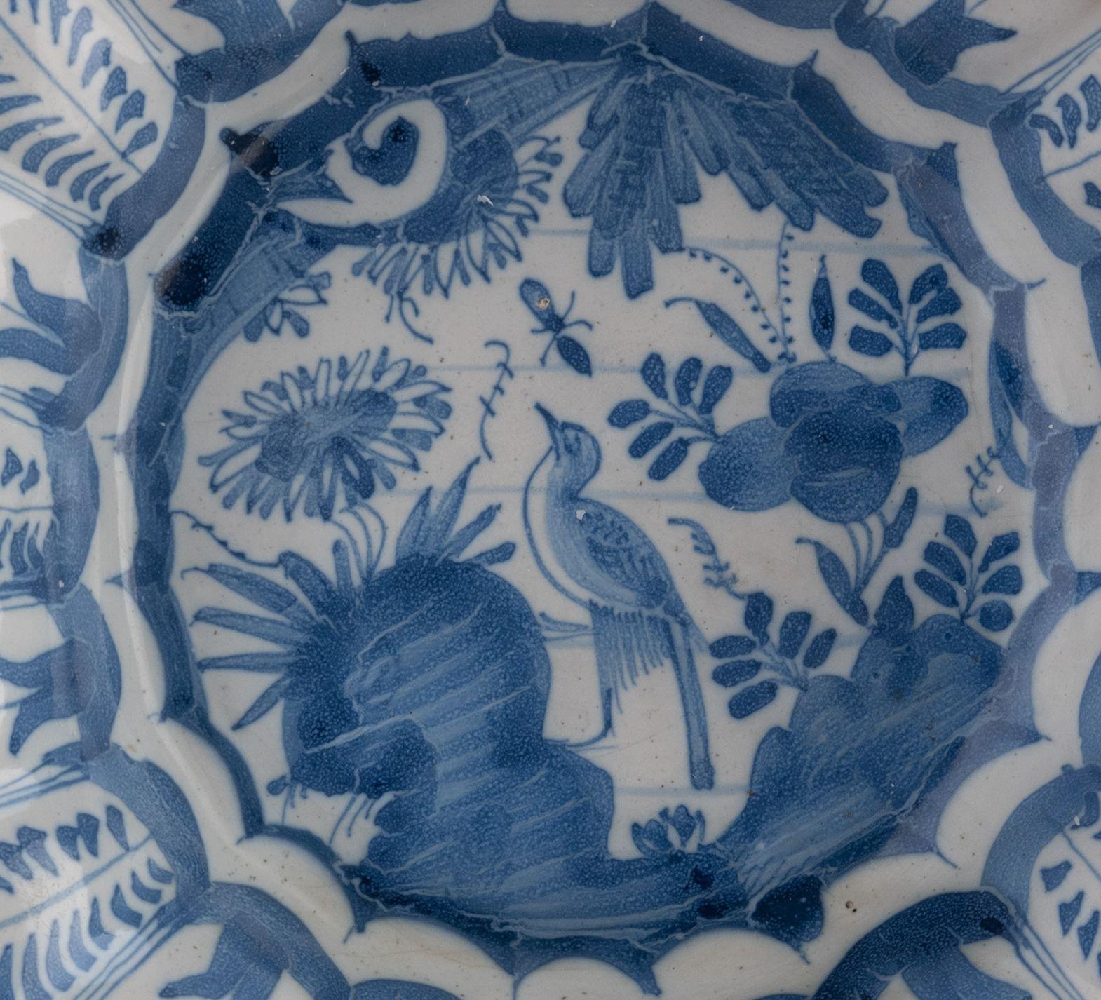 Frühes Delft Blaue und weiße Chinoiserie-Schale The Netherlands, 1630-1650 (Barock) im Angebot