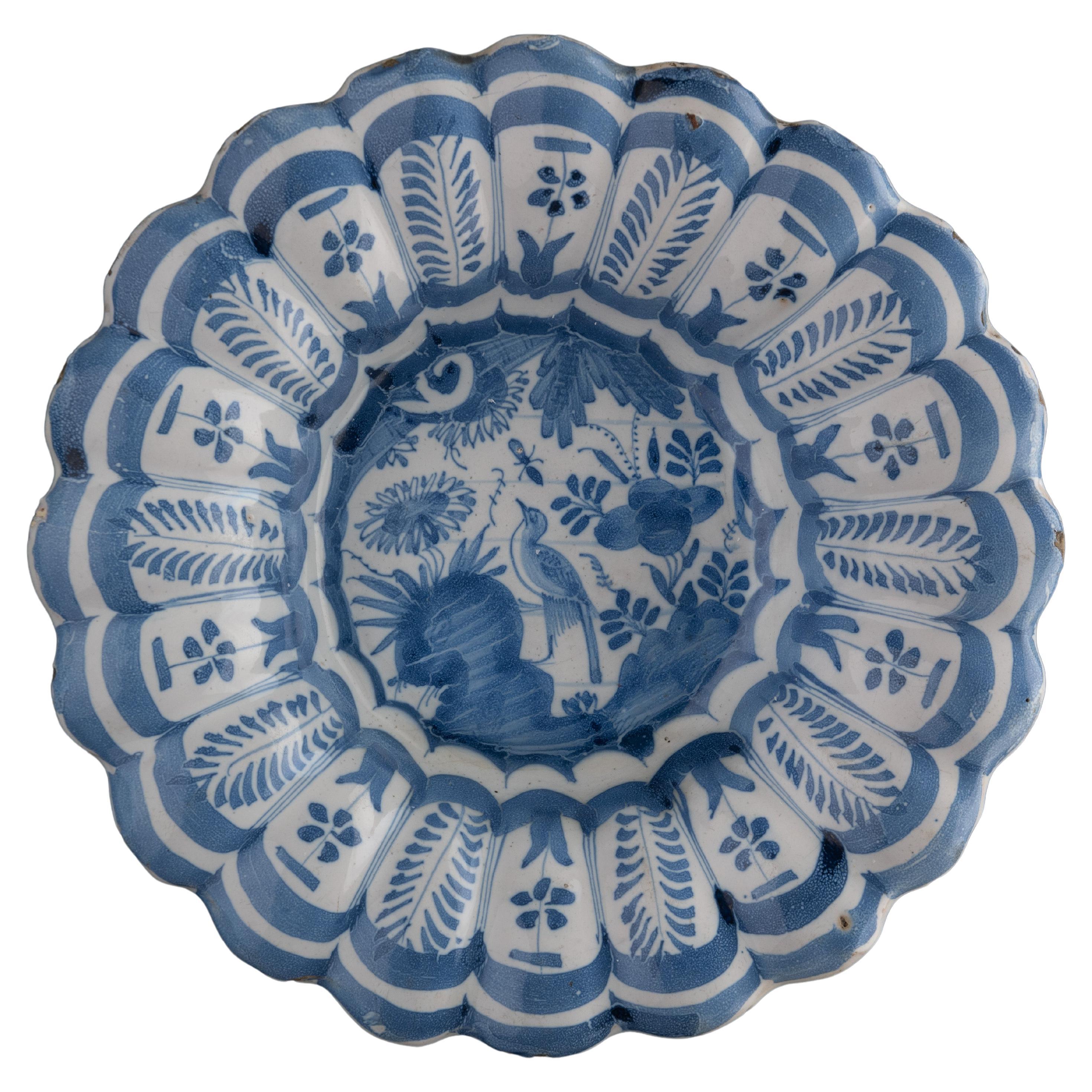 Early Delft Blue and white chinoiserie lobed dish The Netherlands, 1630-1650 For Sale