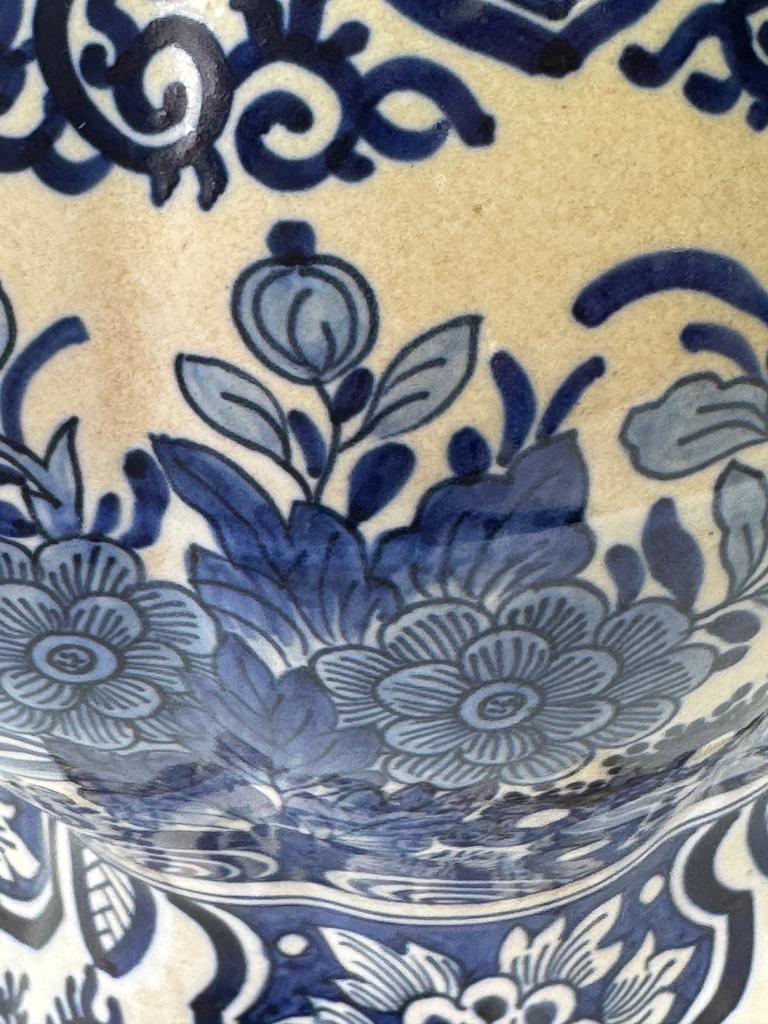 Céramique Lampe de Delft bleu et blanc - Un chef-d'œuvre d'artisanat hollandais peint à la main en vente