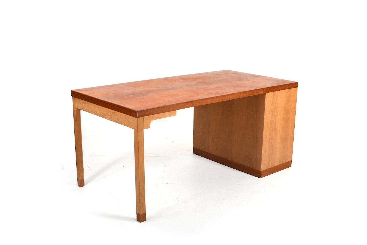 Early Desk by Ejnar Larsen & Aksel Bender Madsen For Sale 2